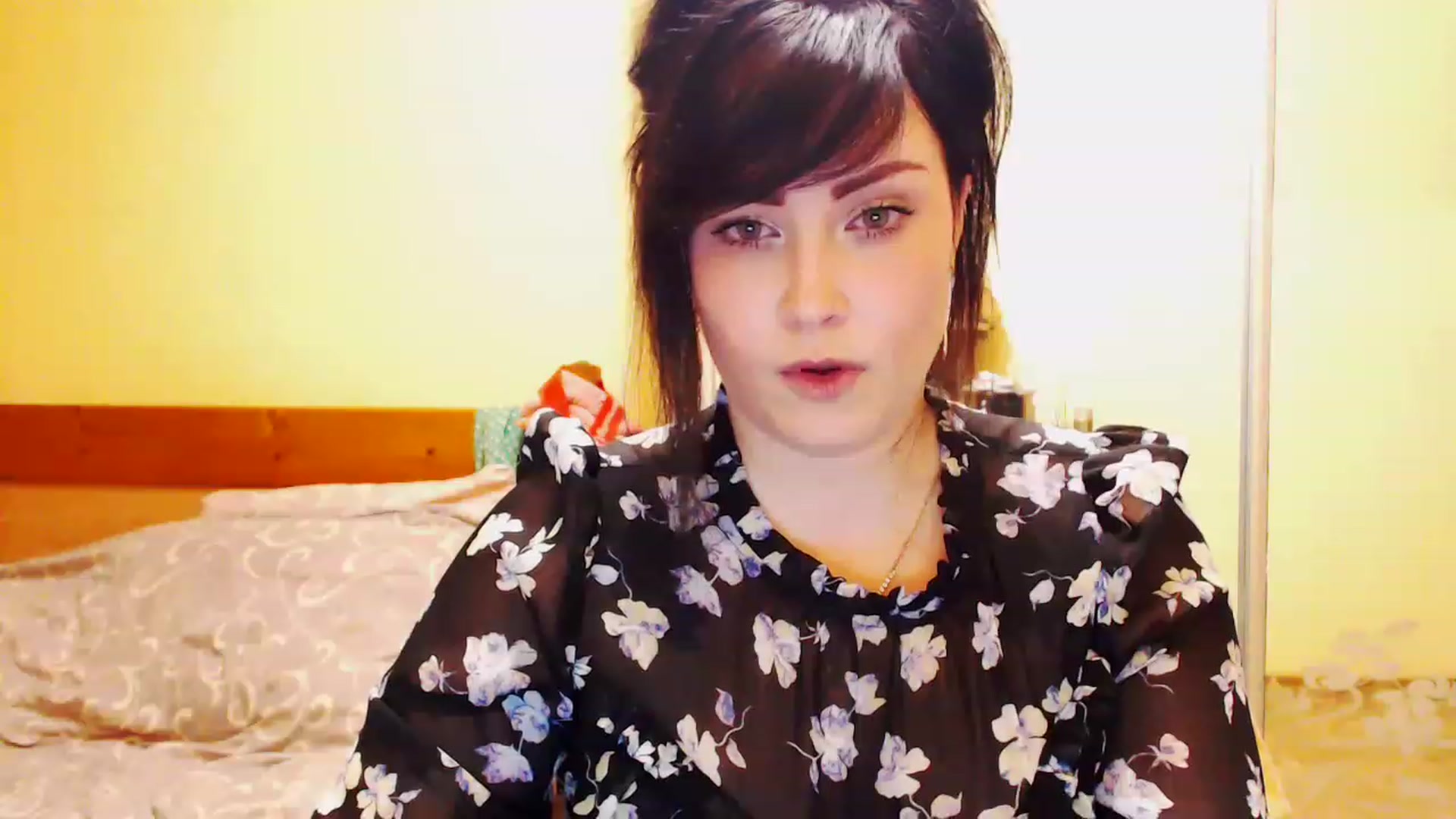 Gallery image thumbnail from CutitaAnn's myfreecams stream on, 04/22/2023, 21:03 image 14 of 20
