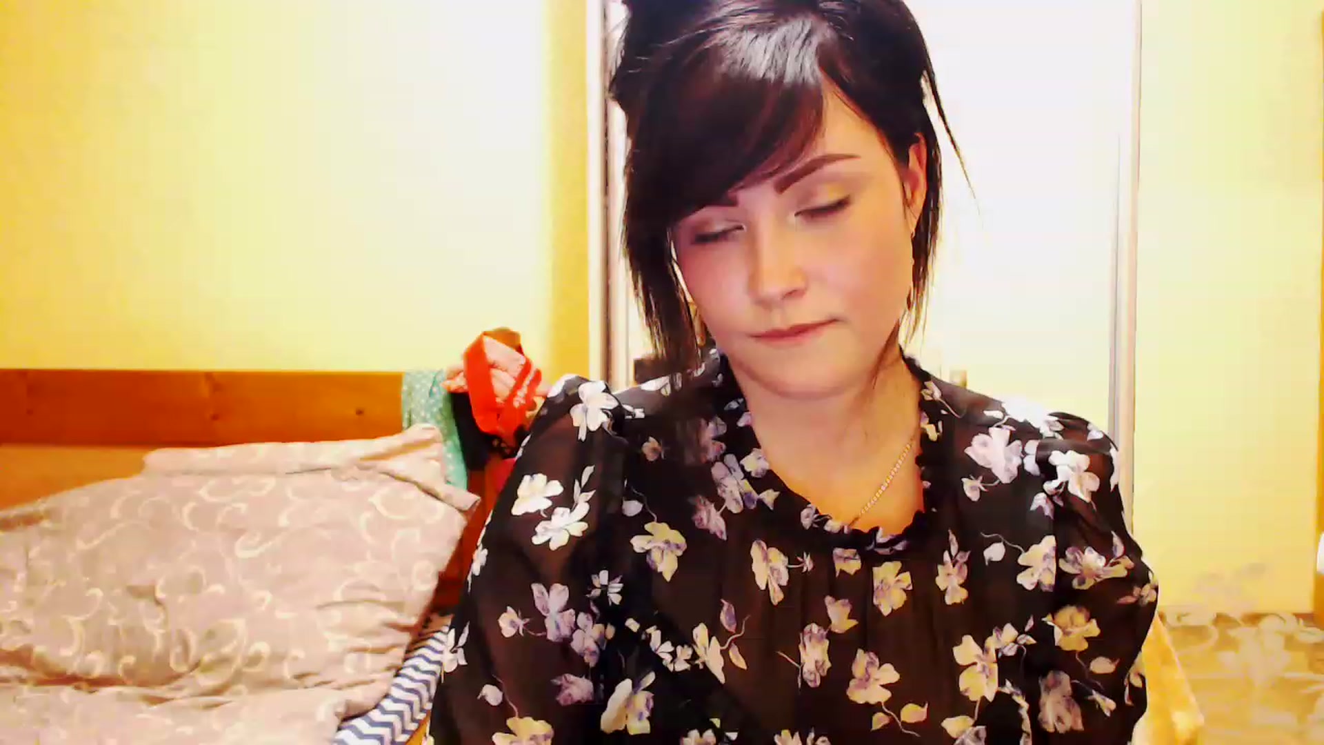 Gallery image thumbnail from CutitaAnn's myfreecams stream on, 04/22/2023, 21:03 image 1 of 20