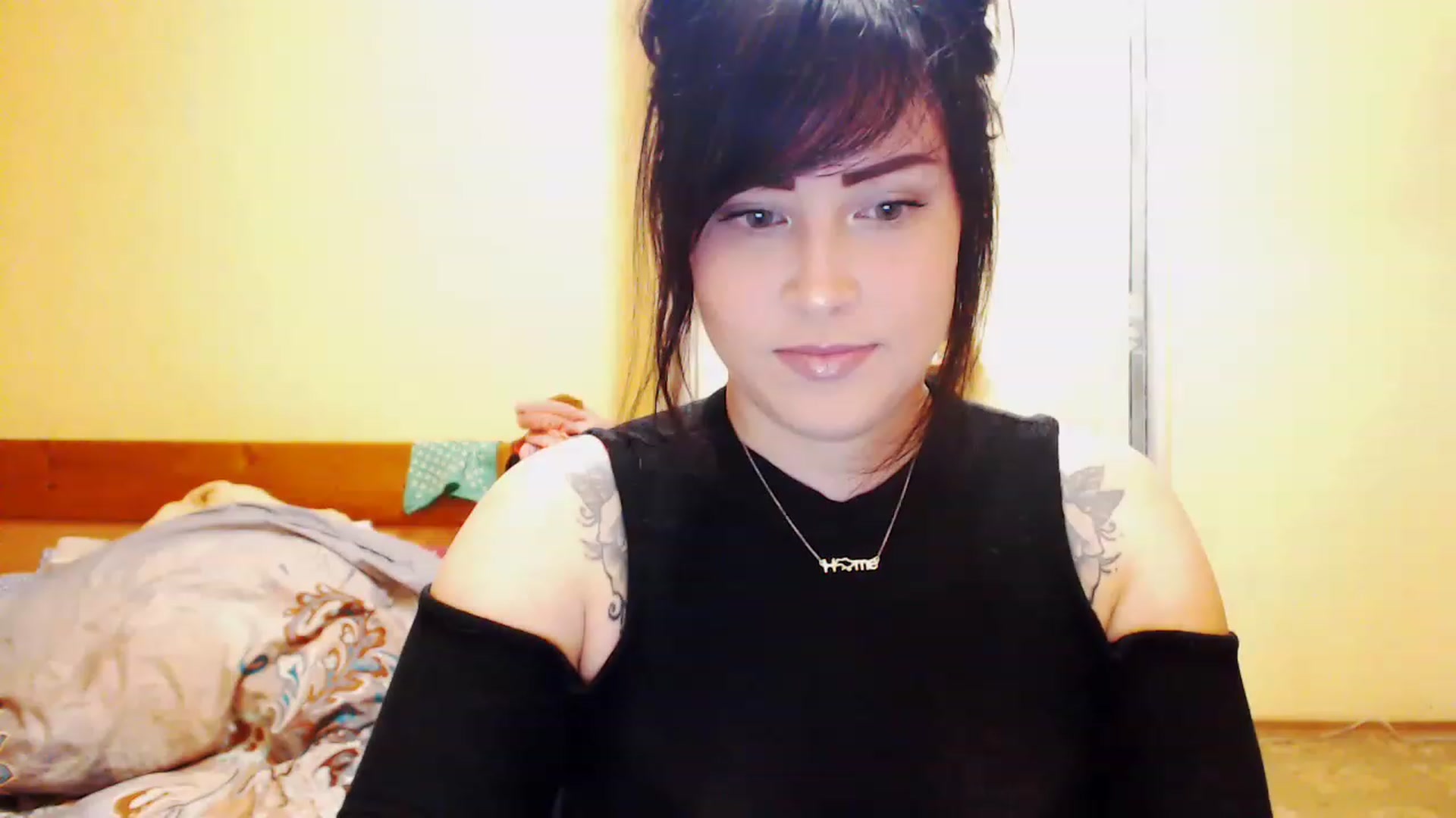 Gallery image thumbnail from CutitaAnn's myfreecams stream on, 04/29/2023, 20:21 image 1 of 20