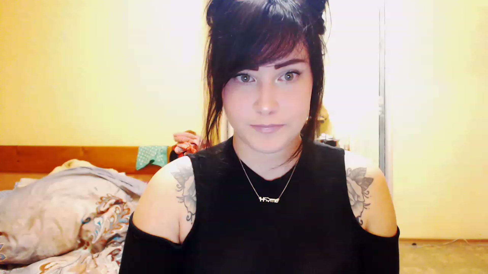 Gallery image thumbnail from CutitaAnn's myfreecams stream on, 04/29/2023, 21:27 image 2 of 20