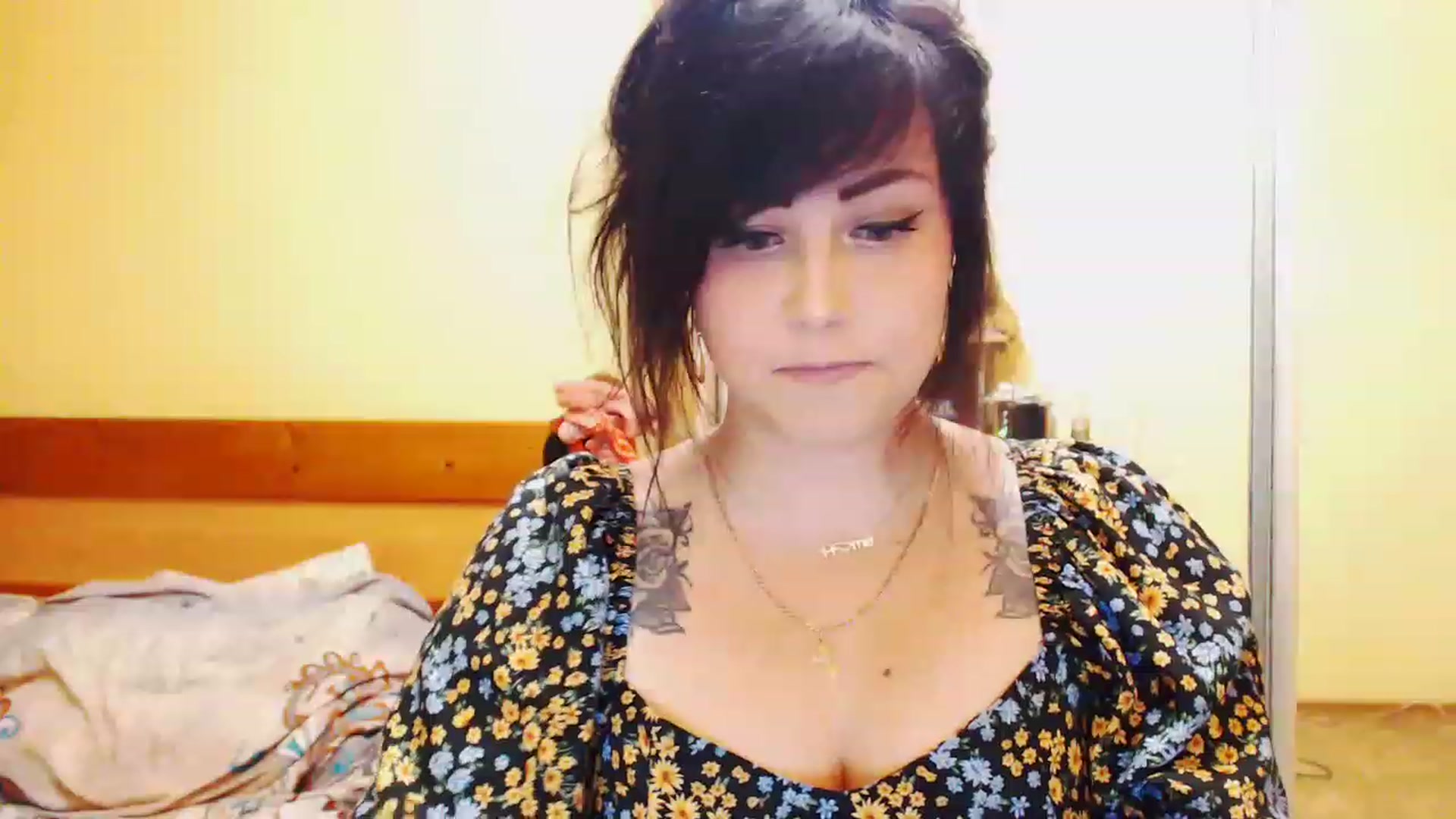 Gallery image thumbnail from CutitaAnn's myfreecams stream on, 05/06/2023, 20:59 image 17 of 20