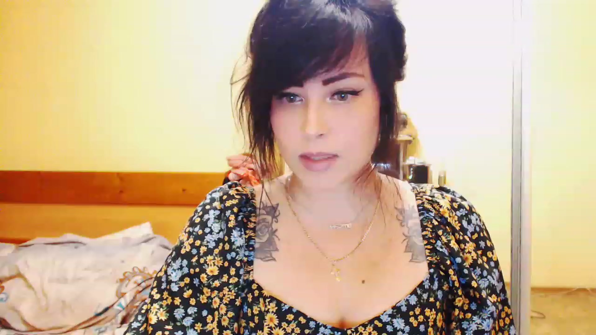 Gallery image thumbnail from CutitaAnn's myfreecams stream on, 05/06/2023, 20:59 image 4 of 20