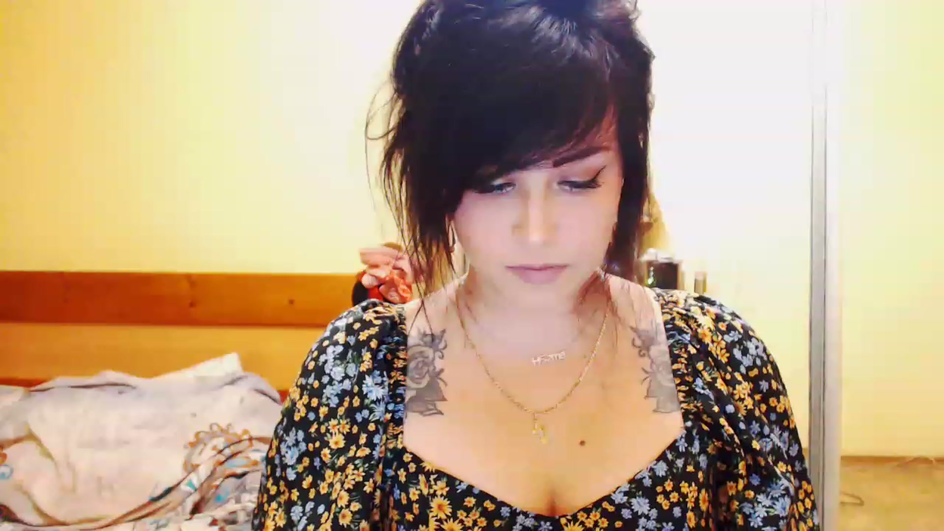 Gallery image thumbnail from CutitaAnn's myfreecams stream on, 05/06/2023, 20:59 image 16 of 20
