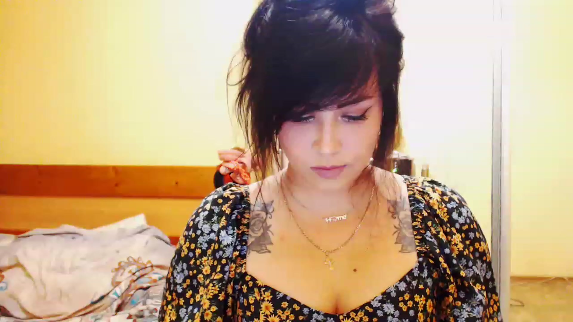Gallery image thumbnail from CutitaAnn's myfreecams stream on, 05/06/2023, 20:59 image 19 of 20