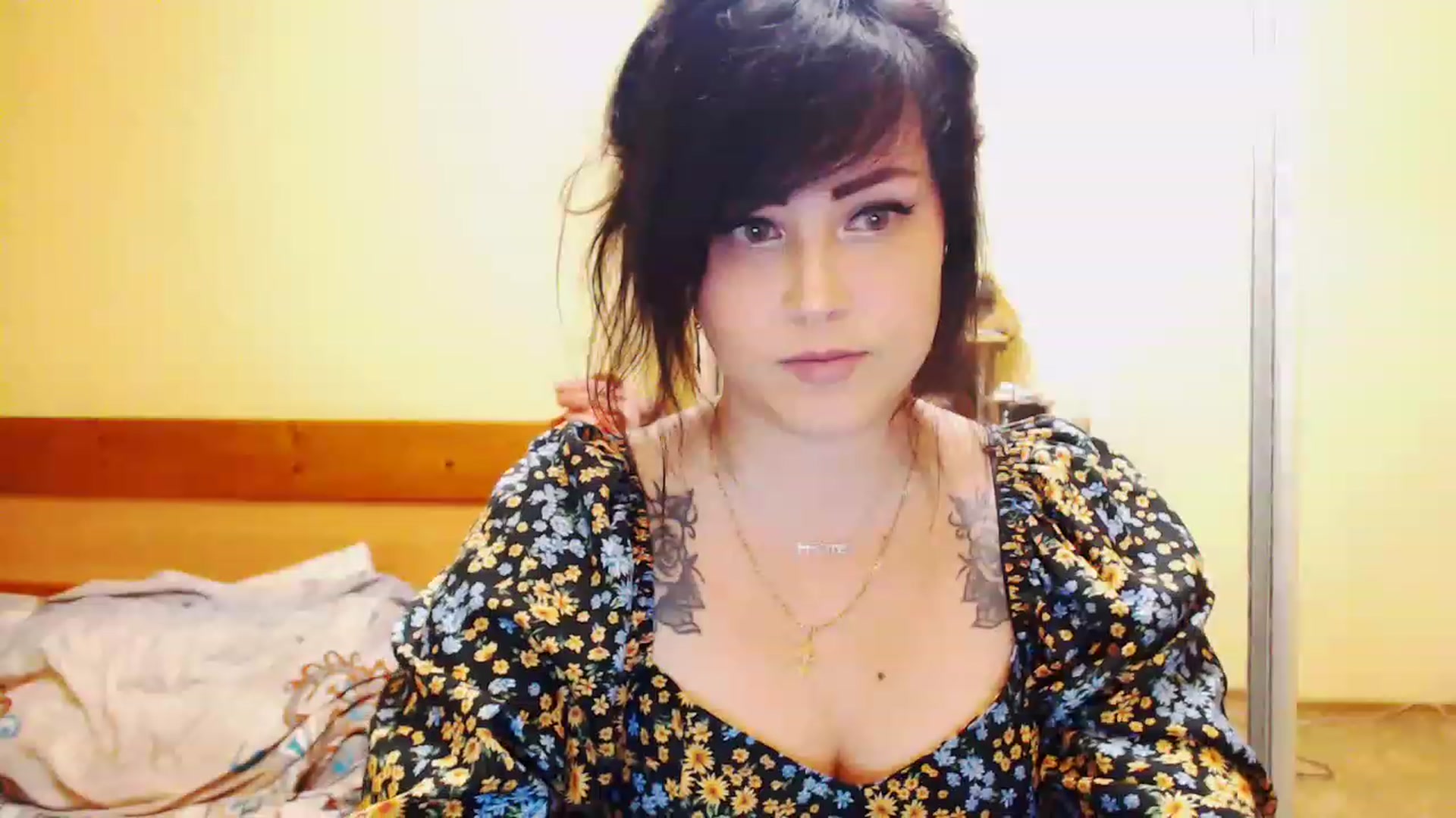 Gallery image thumbnail from CutitaAnn's myfreecams stream on, 05/06/2023, 21:26 image 2 of 20