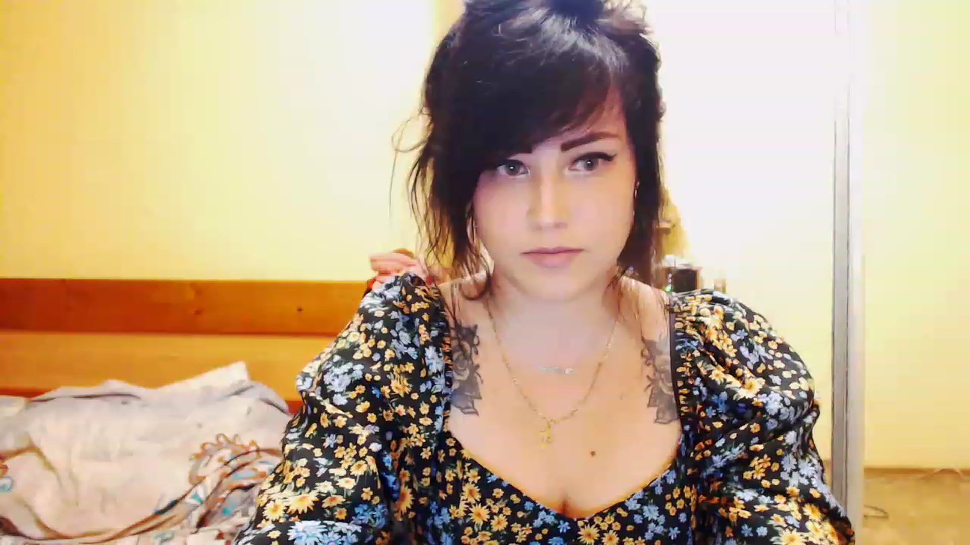 Gallery image thumbnail from CutitaAnn's myfreecams stream on, 05/06/2023, 21:26 image 18 of 20