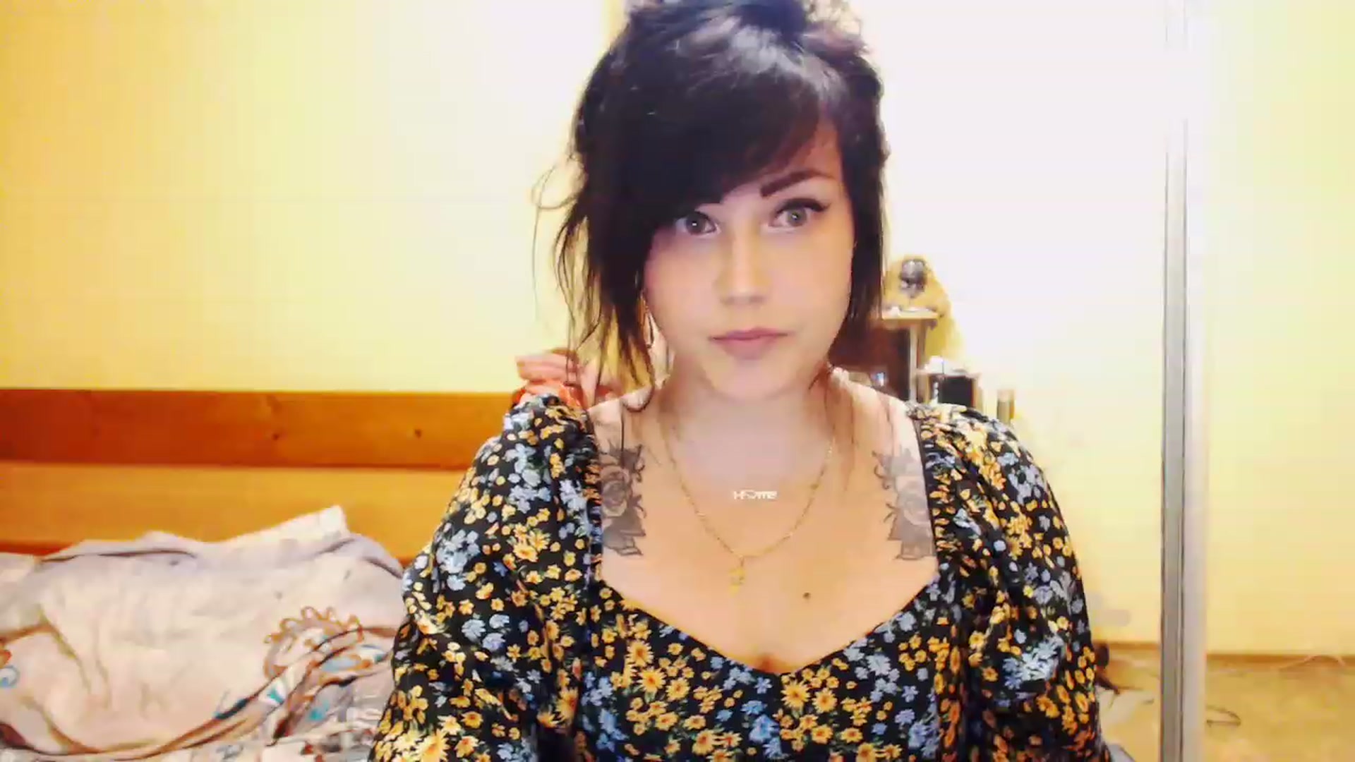 Gallery image thumbnail from CutitaAnn's myfreecams stream on, 05/06/2023, 21:26 image 10 of 20