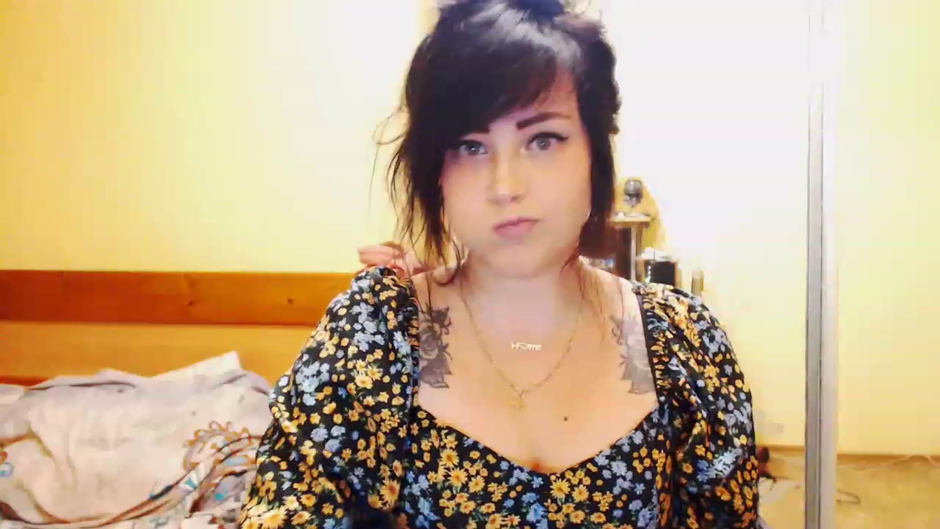 Gallery image thumbnail from CutitaAnn's myfreecams stream on, 05/06/2023, 21:26 image 16 of 20