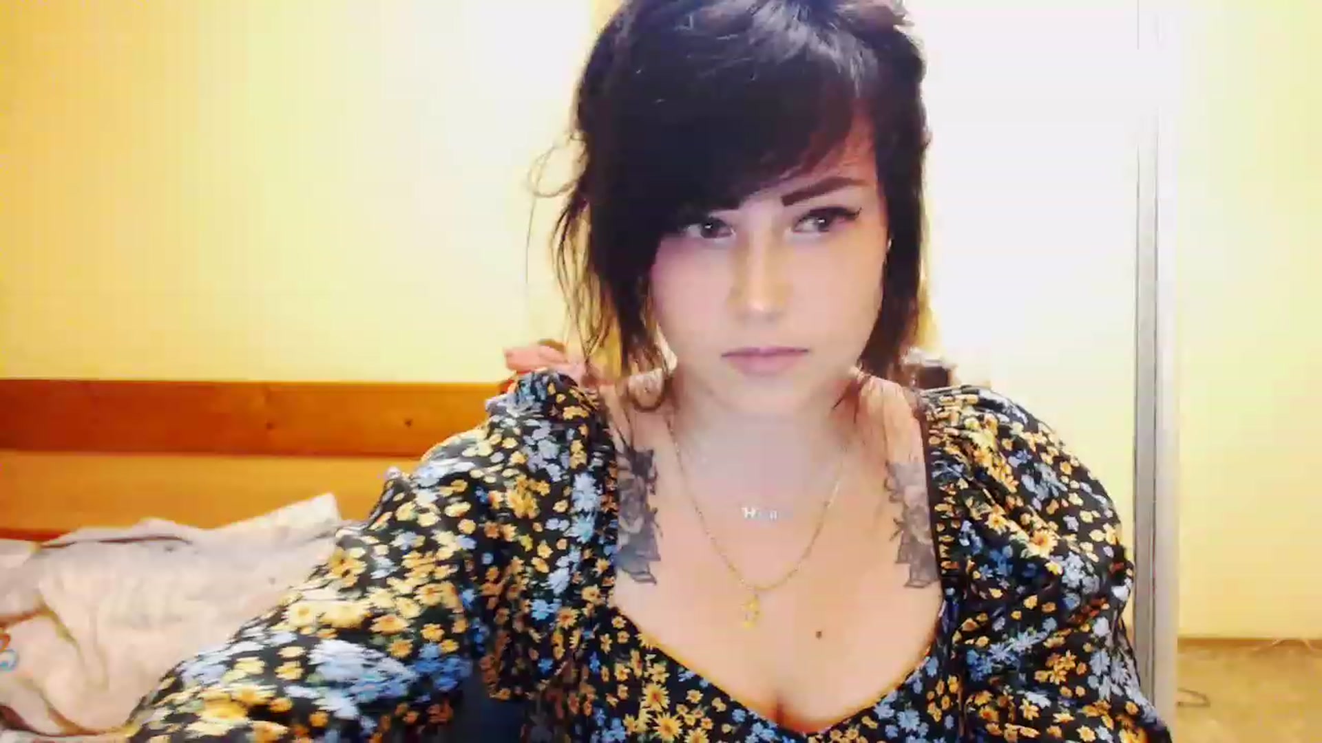 Gallery image thumbnail from CutitaAnn's myfreecams stream on, 05/06/2023, 21:26 image 14 of 20