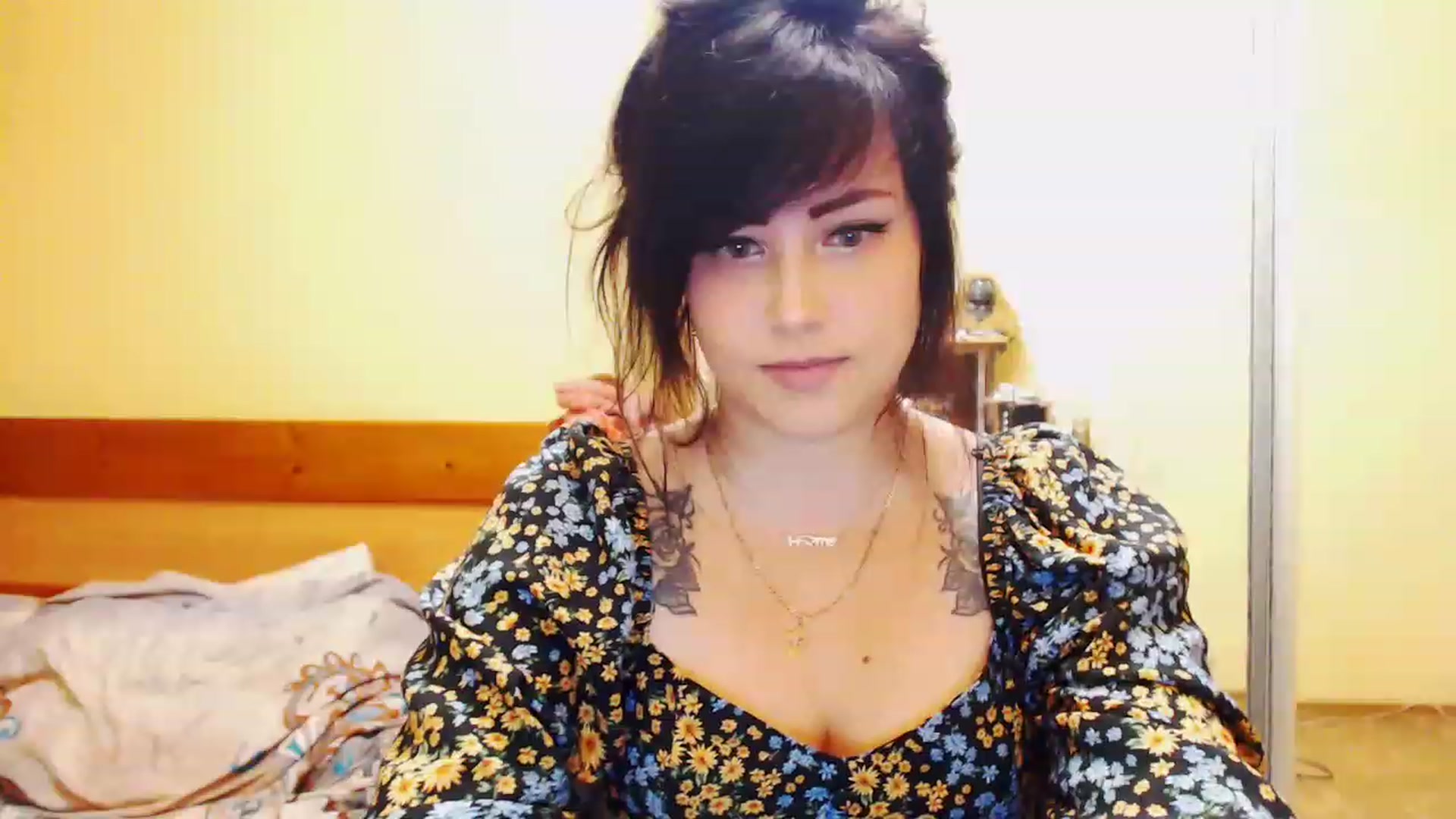 Gallery image thumbnail from CutitaAnn's myfreecams stream on, 05/06/2023, 21:26 image 12 of 20