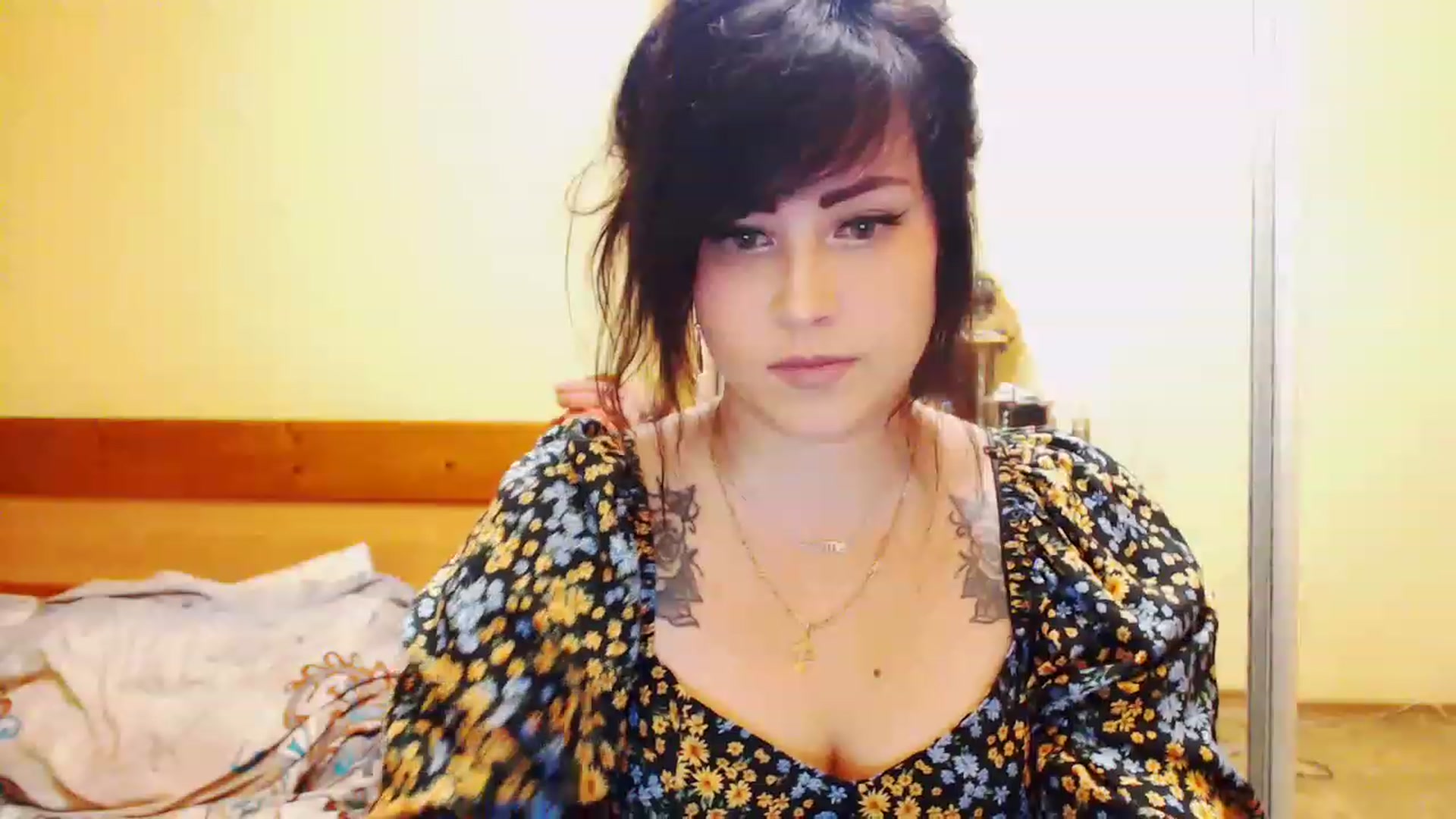 Gallery image thumbnail from CutitaAnn's myfreecams stream on, 05/06/2023, 21:26 image 5 of 20