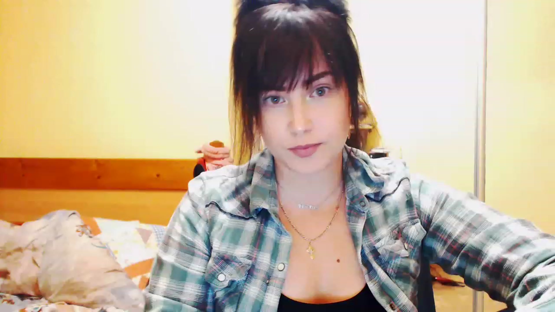 Gallery image thumbnail from CutitaAnn's myfreecams stream on, 05/12/2023, 20:39 image 8 of 20