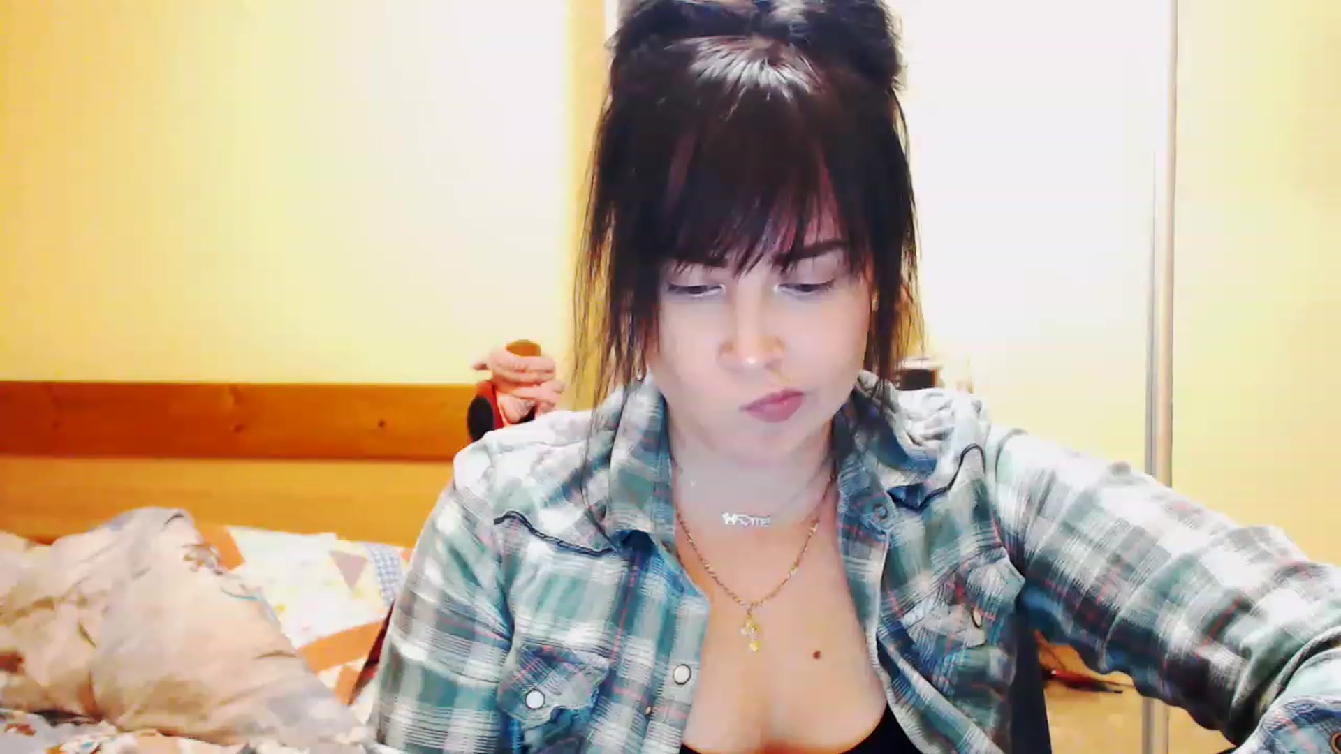 Gallery image thumbnail from CutitaAnn's myfreecams stream on, 05/12/2023, 20:39 image 13 of 20