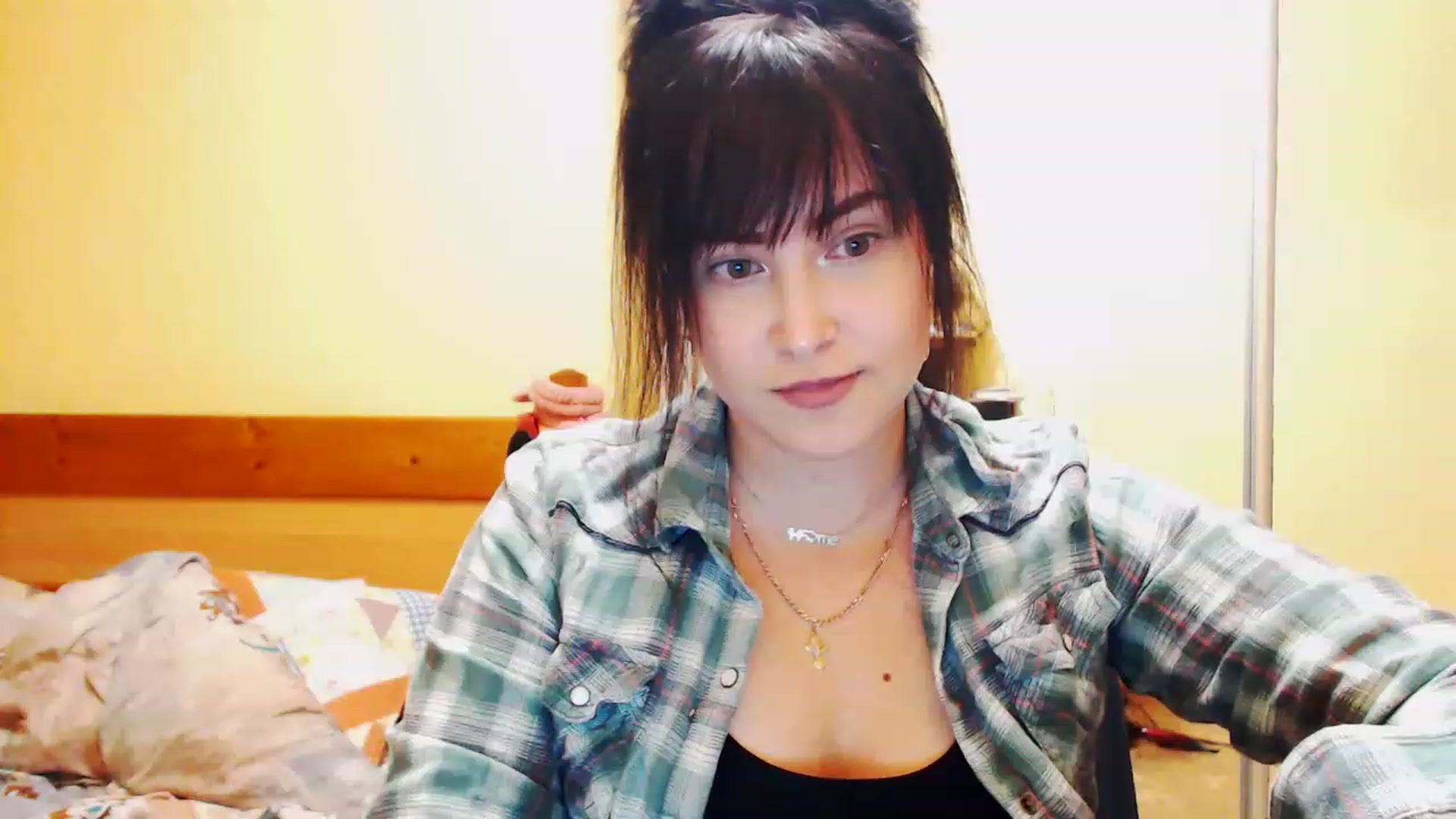 Gallery image thumbnail from CutitaAnn's myfreecams stream on, 05/12/2023, 20:39 image 3 of 20