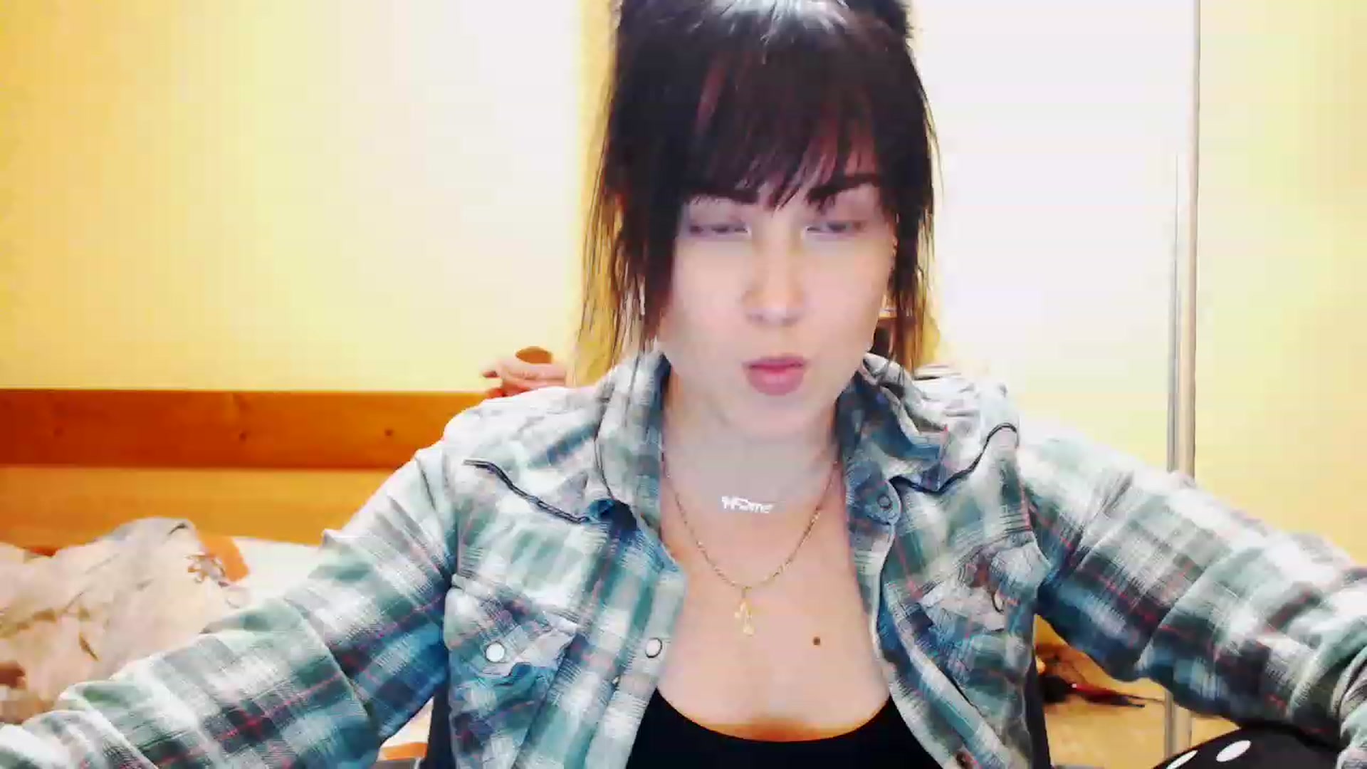 Gallery image thumbnail from CutitaAnn's myfreecams stream on, 05/12/2023, 20:39 image 1 of 20