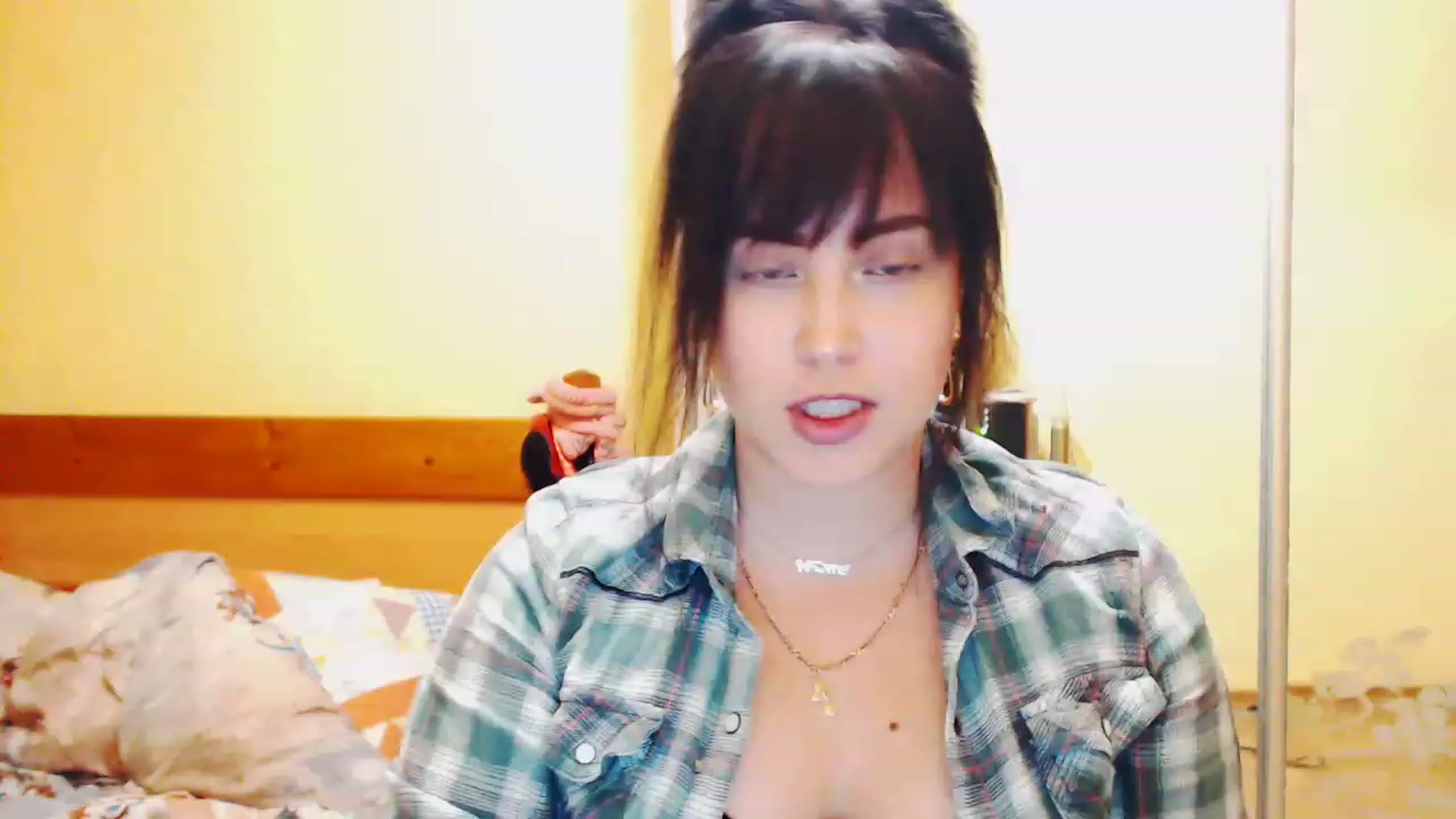 Gallery image thumbnail from CutitaAnn's myfreecams stream on, 05/12/2023, 21:59 image 17 of 20