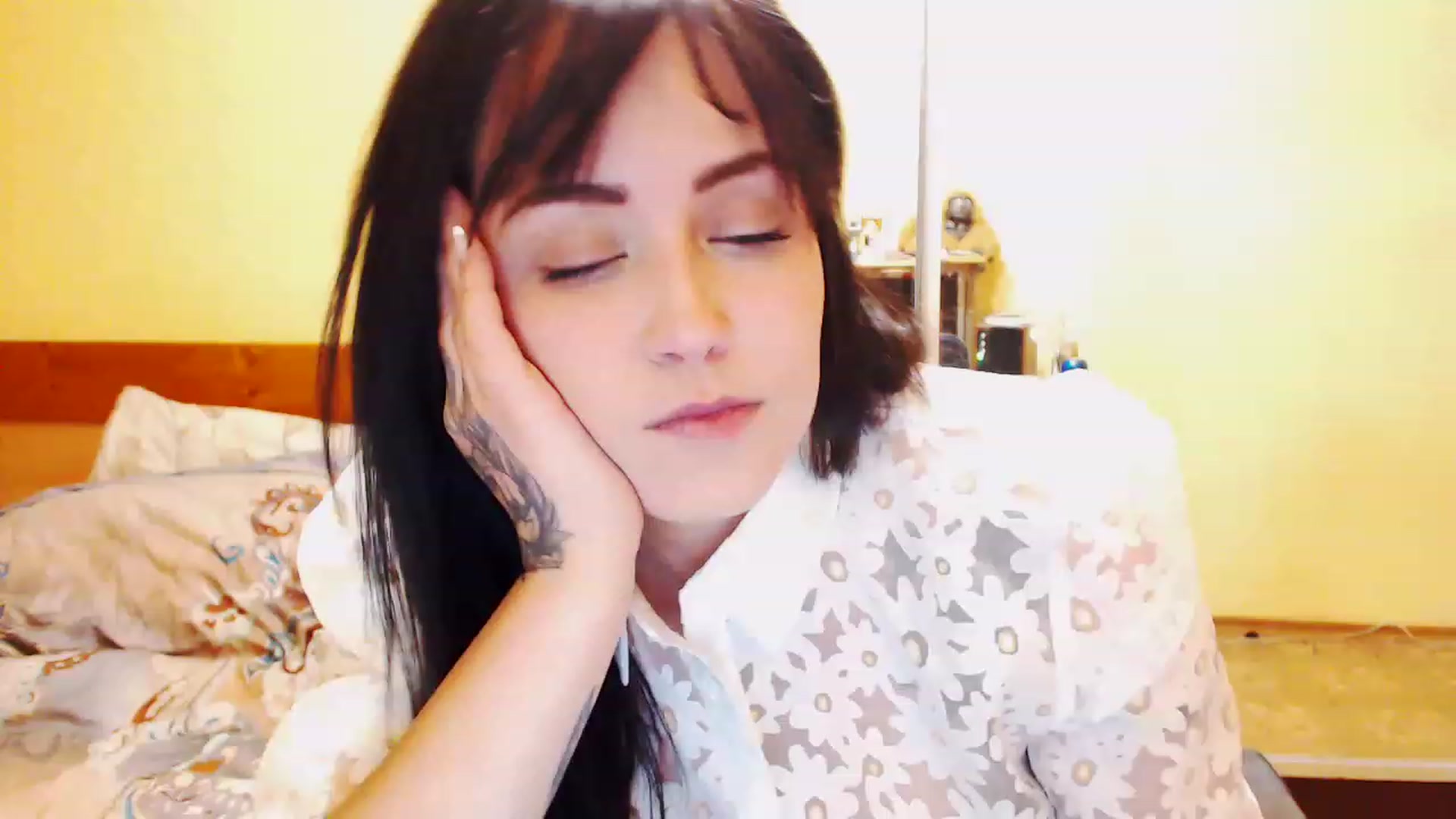 Gallery image thumbnail from CutitaAnn's myfreecams stream on, 05/16/2023, 24:25 image 10 of 20