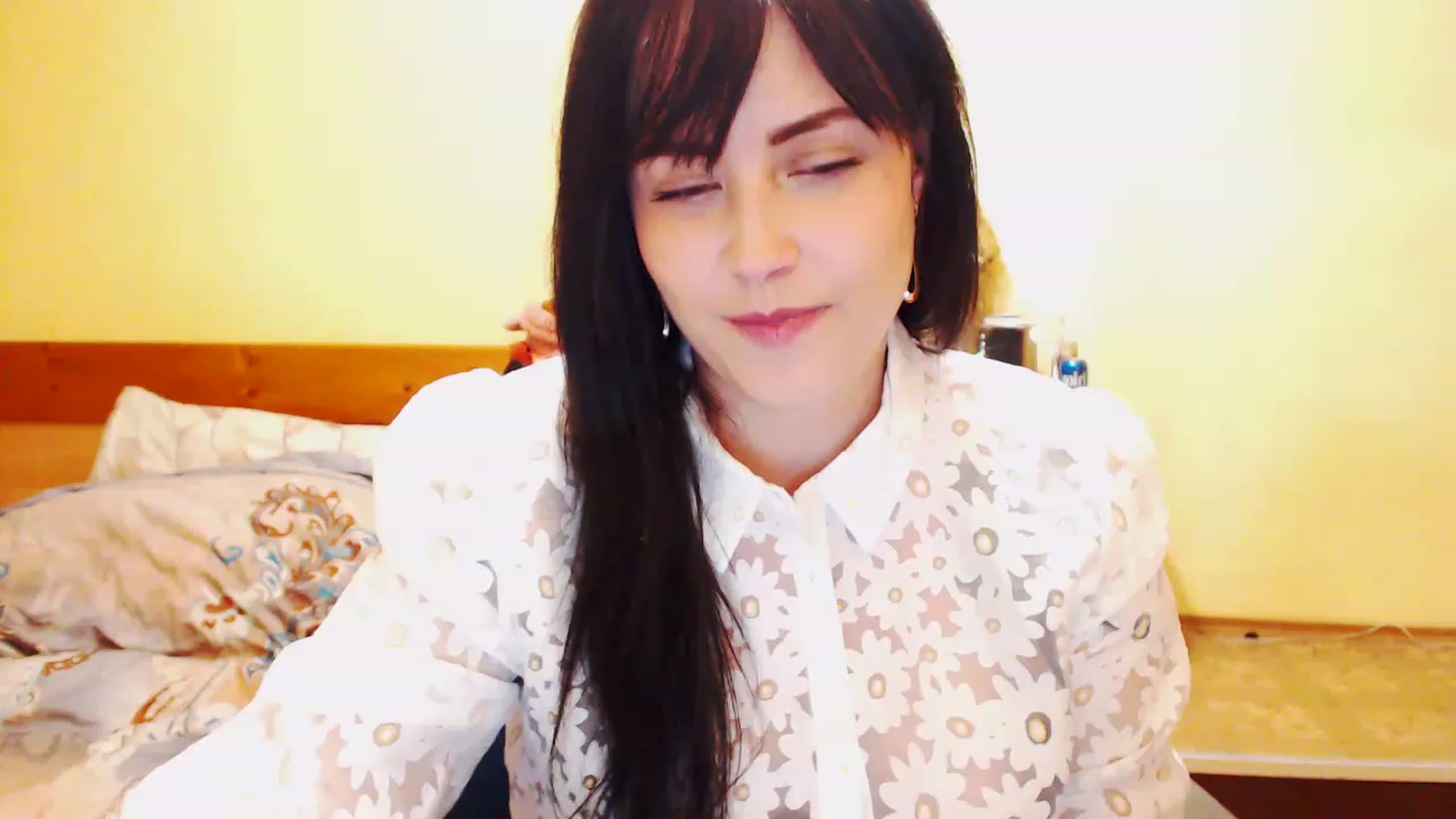 Gallery image thumbnail from CutitaAnn's myfreecams stream on, 05/16/2023, 24:25 image 1 of 20