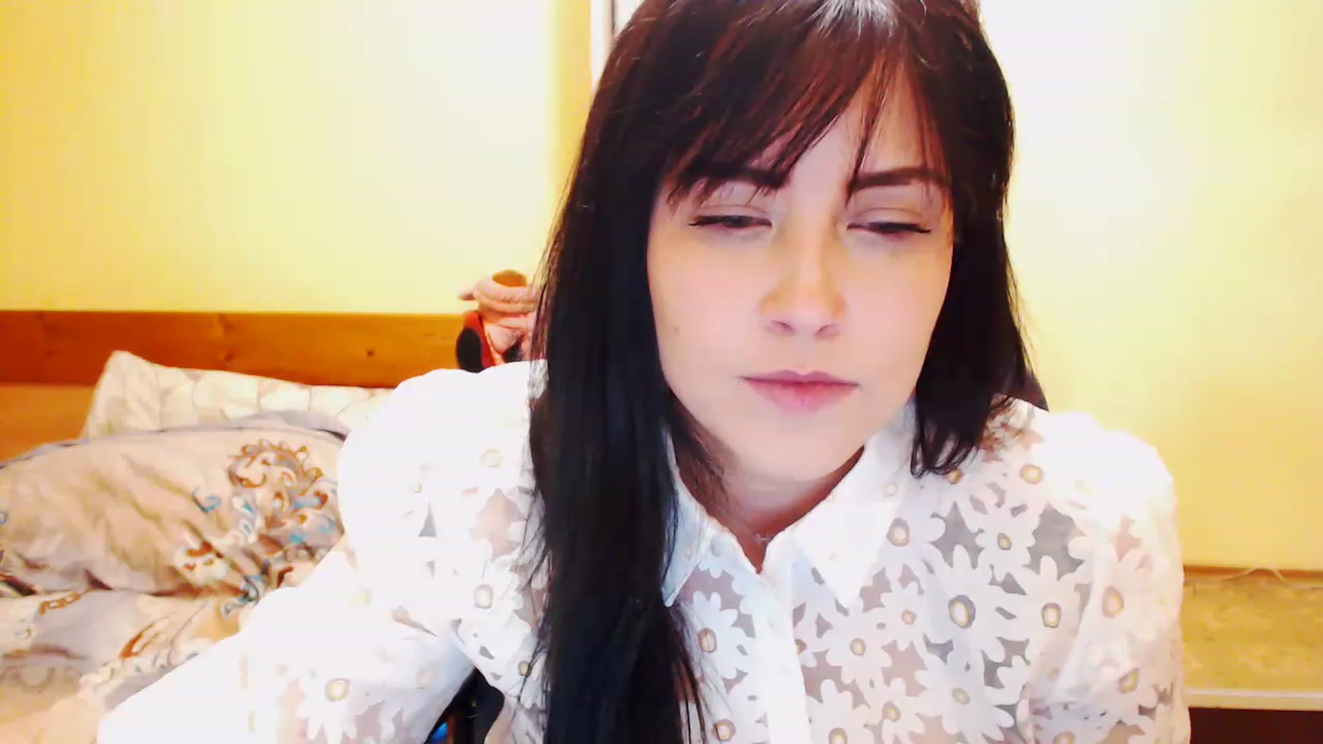 Gallery image thumbnail from CutitaAnn's myfreecams stream on, 05/16/2023, 24:25 image 17 of 20