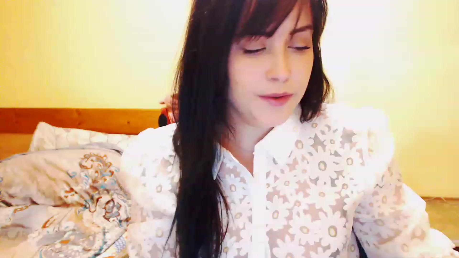 Gallery image thumbnail from CutitaAnn's myfreecams stream on, 05/16/2023, 24:25 image 15 of 20