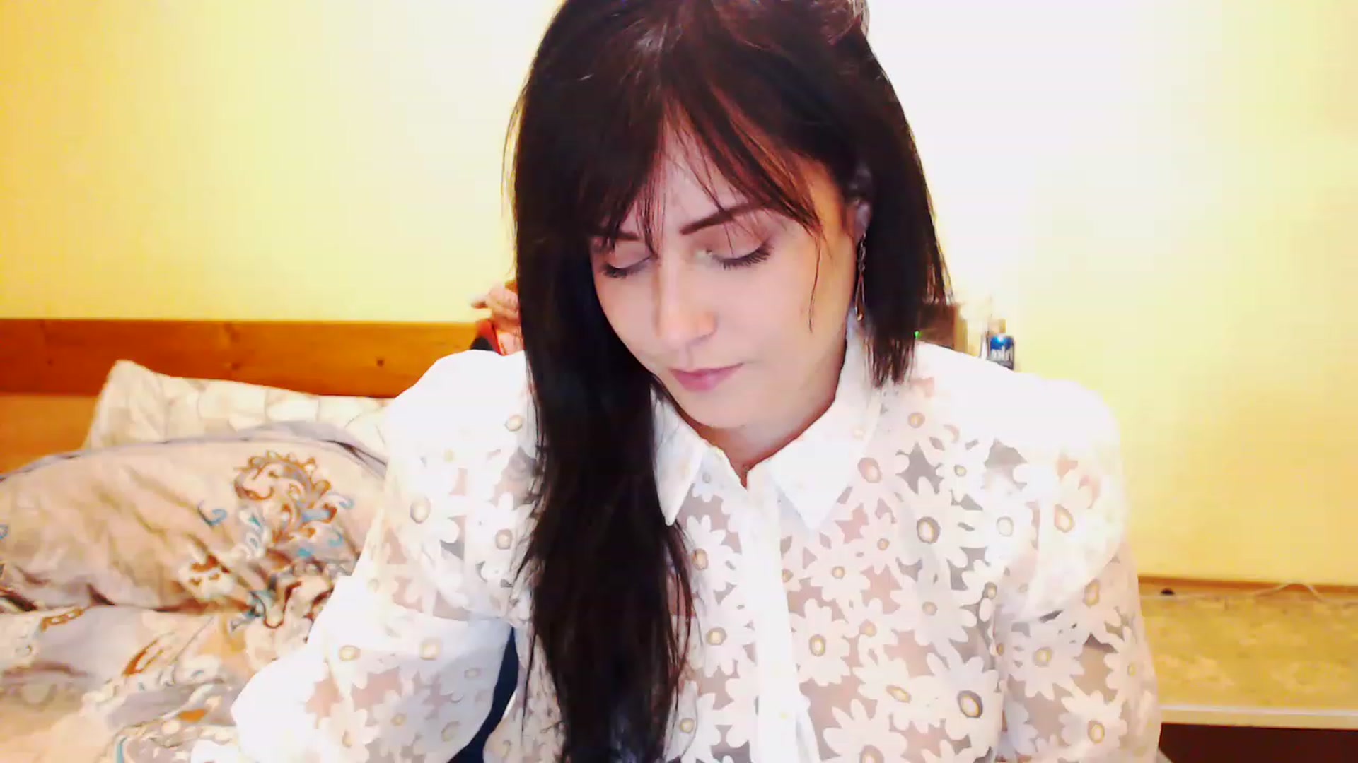 Gallery image thumbnail from CutitaAnn's myfreecams stream on, 05/16/2023, 24:25 image 12 of 20