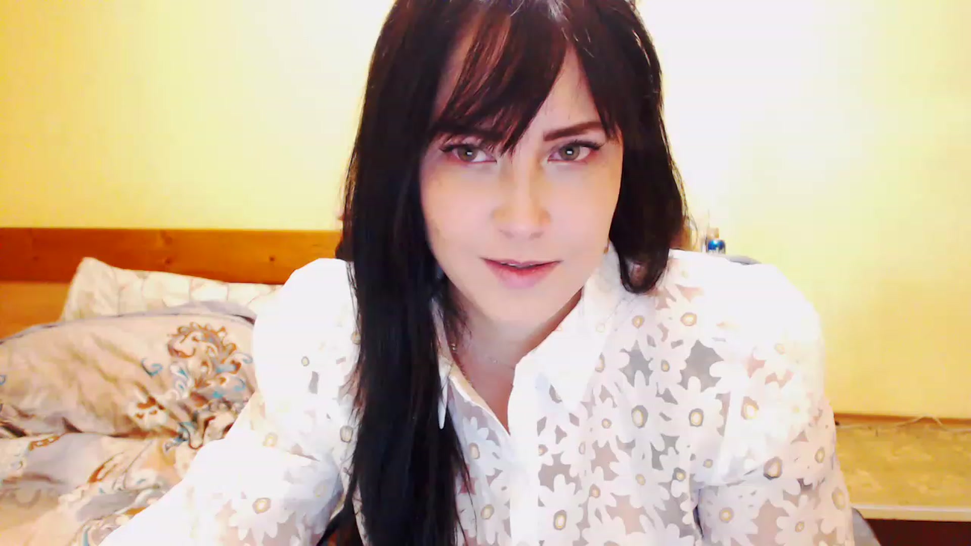 Gallery image thumbnail from CutitaAnn's myfreecams stream on, 05/16/2023, 24:25 image 4 of 20