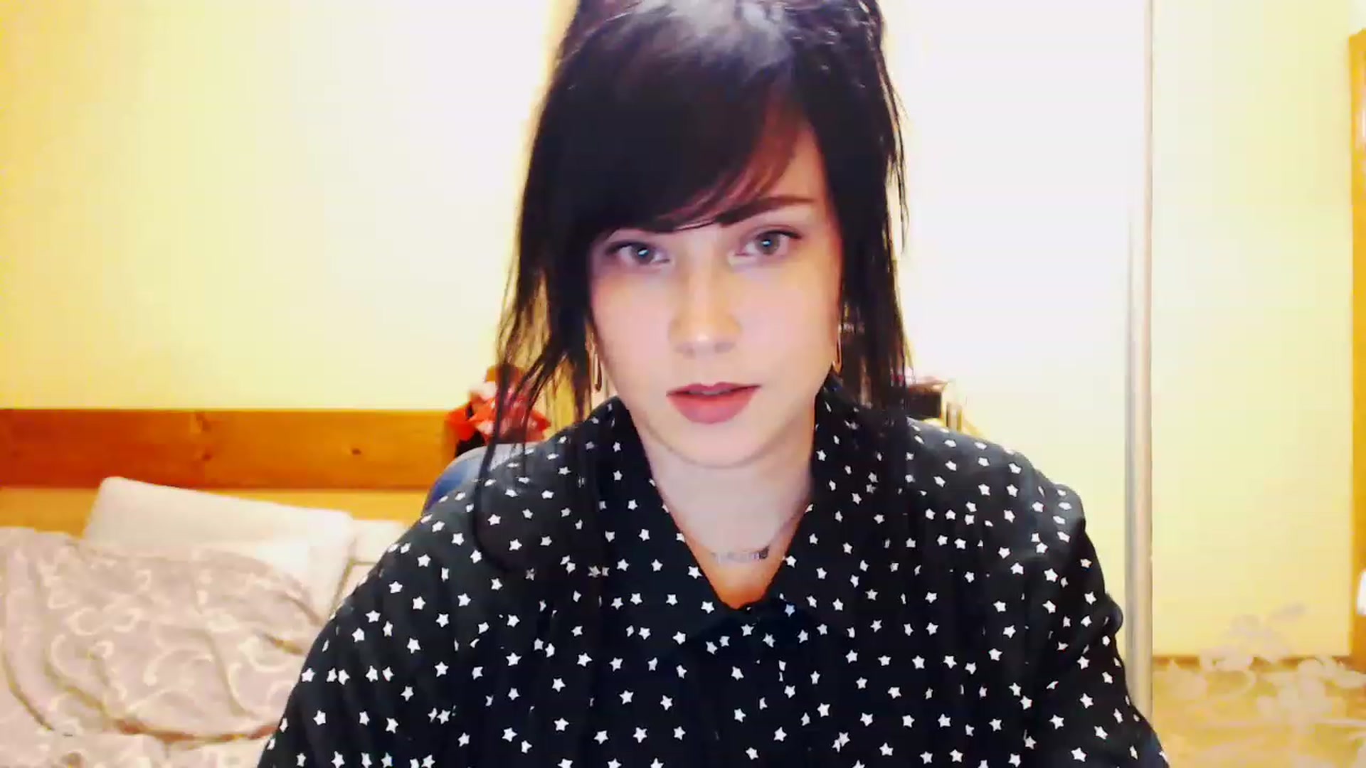 Gallery image thumbnail from CutitaAnn's myfreecams stream on, 06/19/2023, 22:01 image 19 of 20