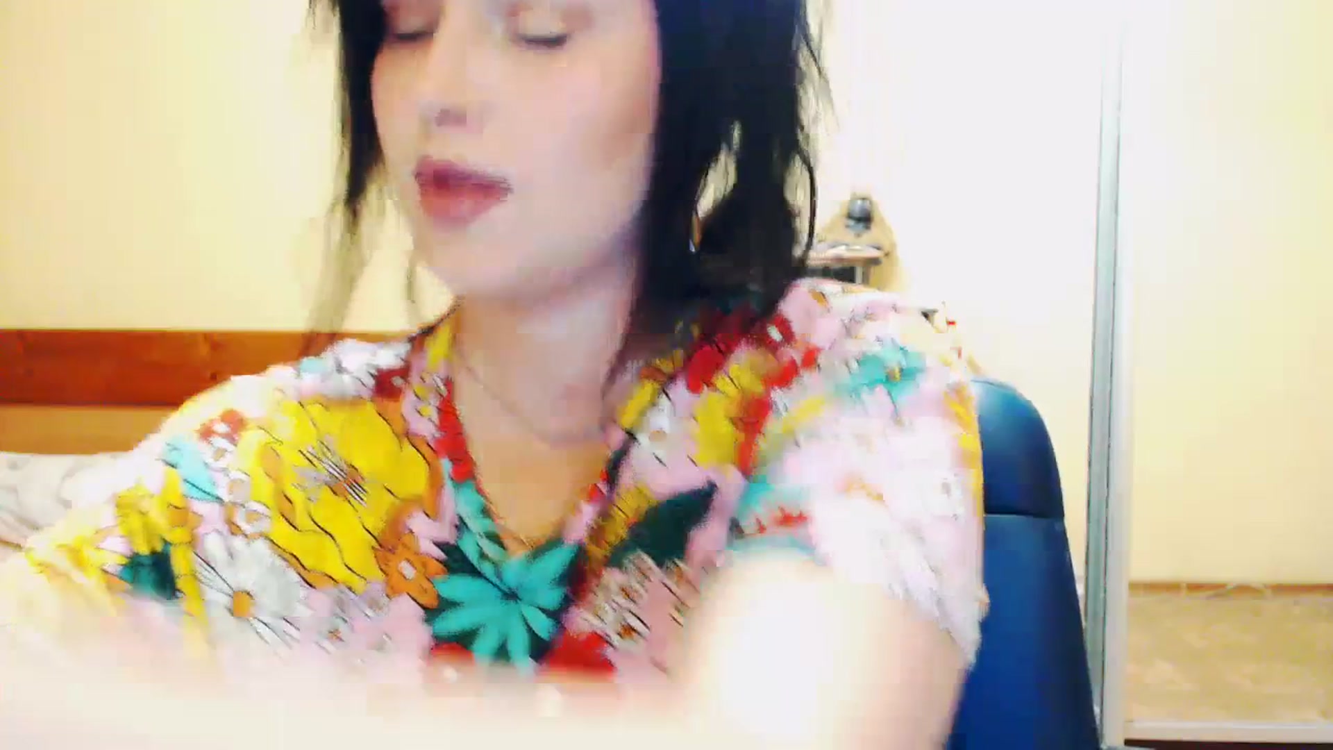 Gallery image thumbnail from CutitaAnn's myfreecams stream on, 07/21/2023, 21:45 image 5 of 20