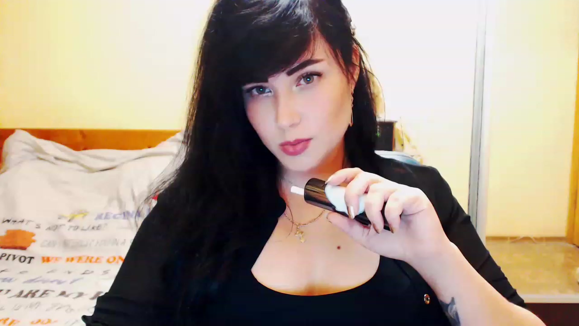 Gallery image thumbnail from CutitaAnn's myfreecams stream on, 07/28/2023, 20:27 image 18 of 20