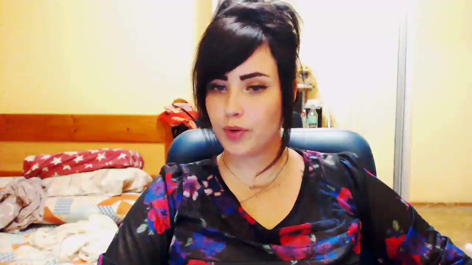 Gallery image thumbnail from CutitaAnn's myfreecams stream on, 08/06/2023, 21:31 image 5 of 20