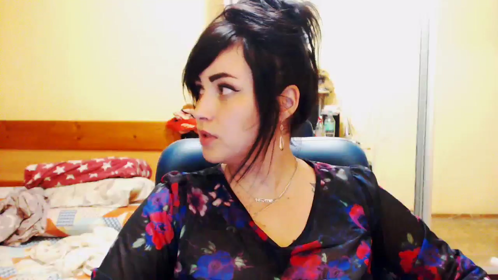 Gallery image thumbnail from CutitaAnn's myfreecams stream on, 08/06/2023, 21:31 image 7 of 20