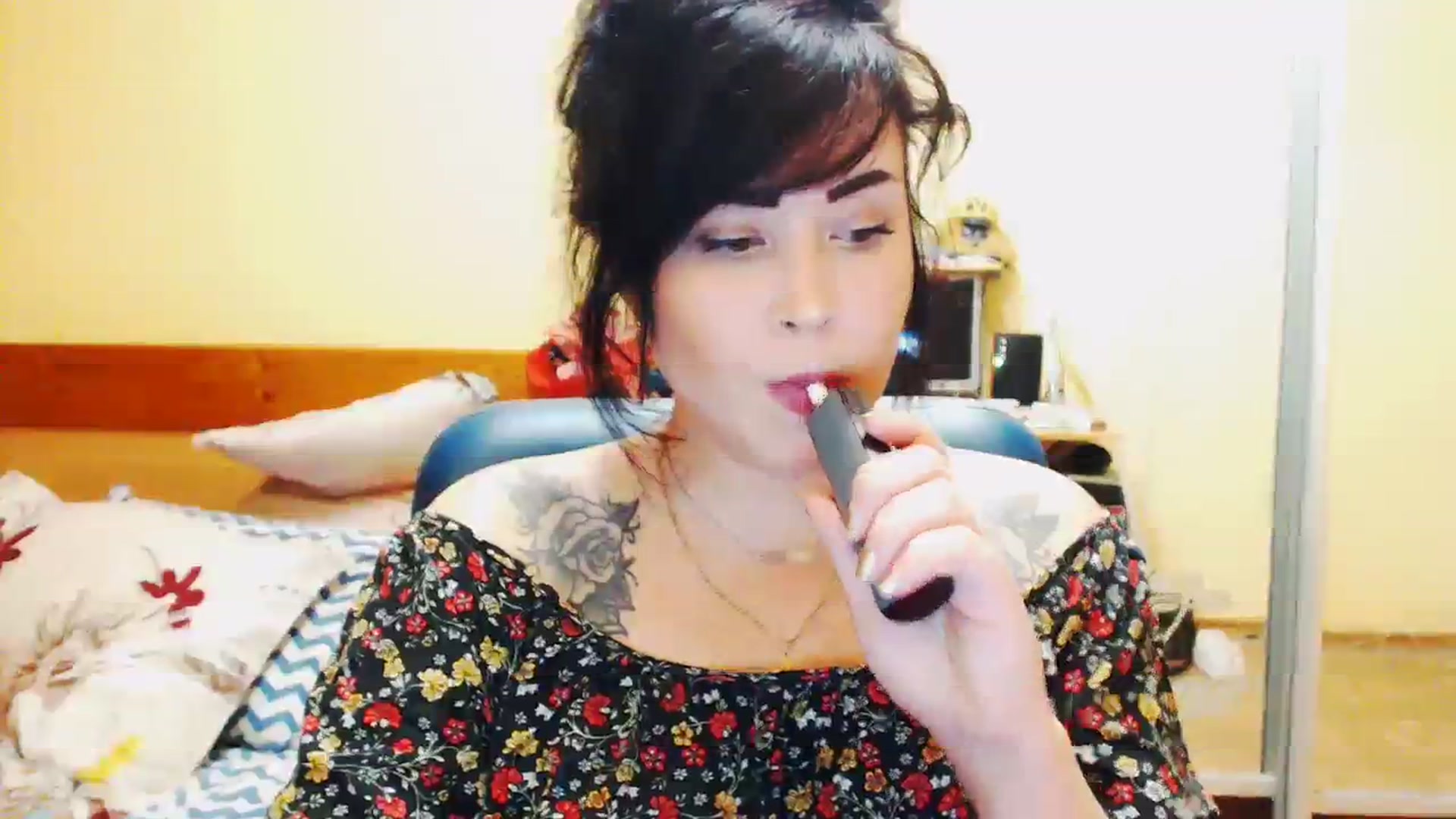 Gallery image thumbnail from CutitaAnn's myfreecams stream on, 08/13/2023, 22:34 image 6 of 20
