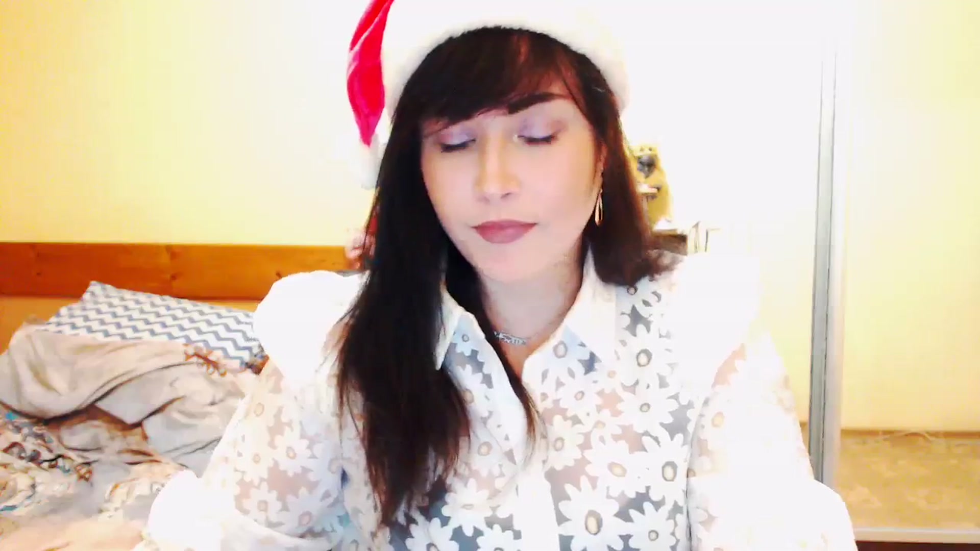 Gallery image thumbnail from CutitaAnn's myfreecams stream on, 12/24/2023, 22:39 image 8 of 20