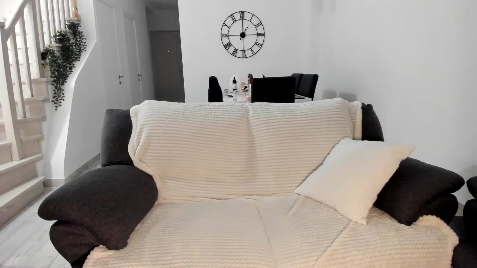 Gallery image thumbnail from CyberEvy's myfreecams stream on, 03/23/2023, 11:17 image 17 of 20