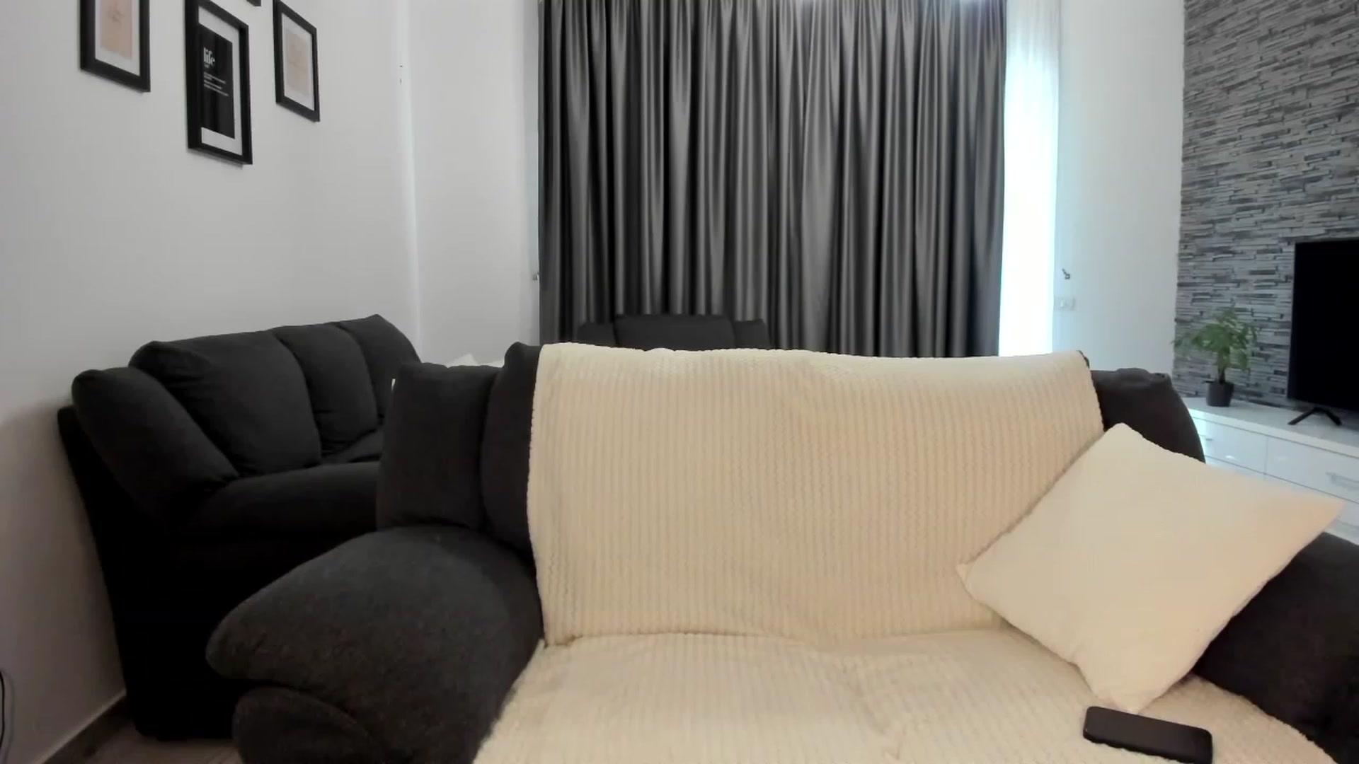 Gallery image thumbnail from CyberEvy's myfreecams stream on, 03/27/2023, 09:03 image 6 of 20