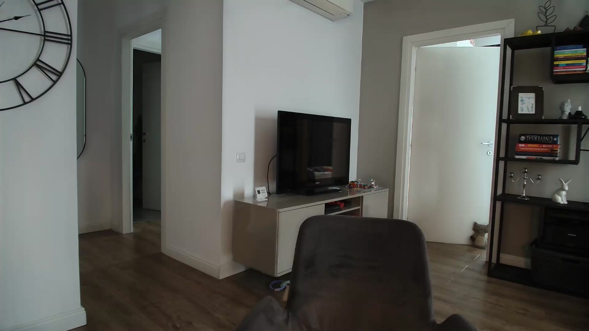 Gallery image thumbnail from CyberLuv's myfreecams stream on, 04/23/2024, 10:31 image 15 of 20
