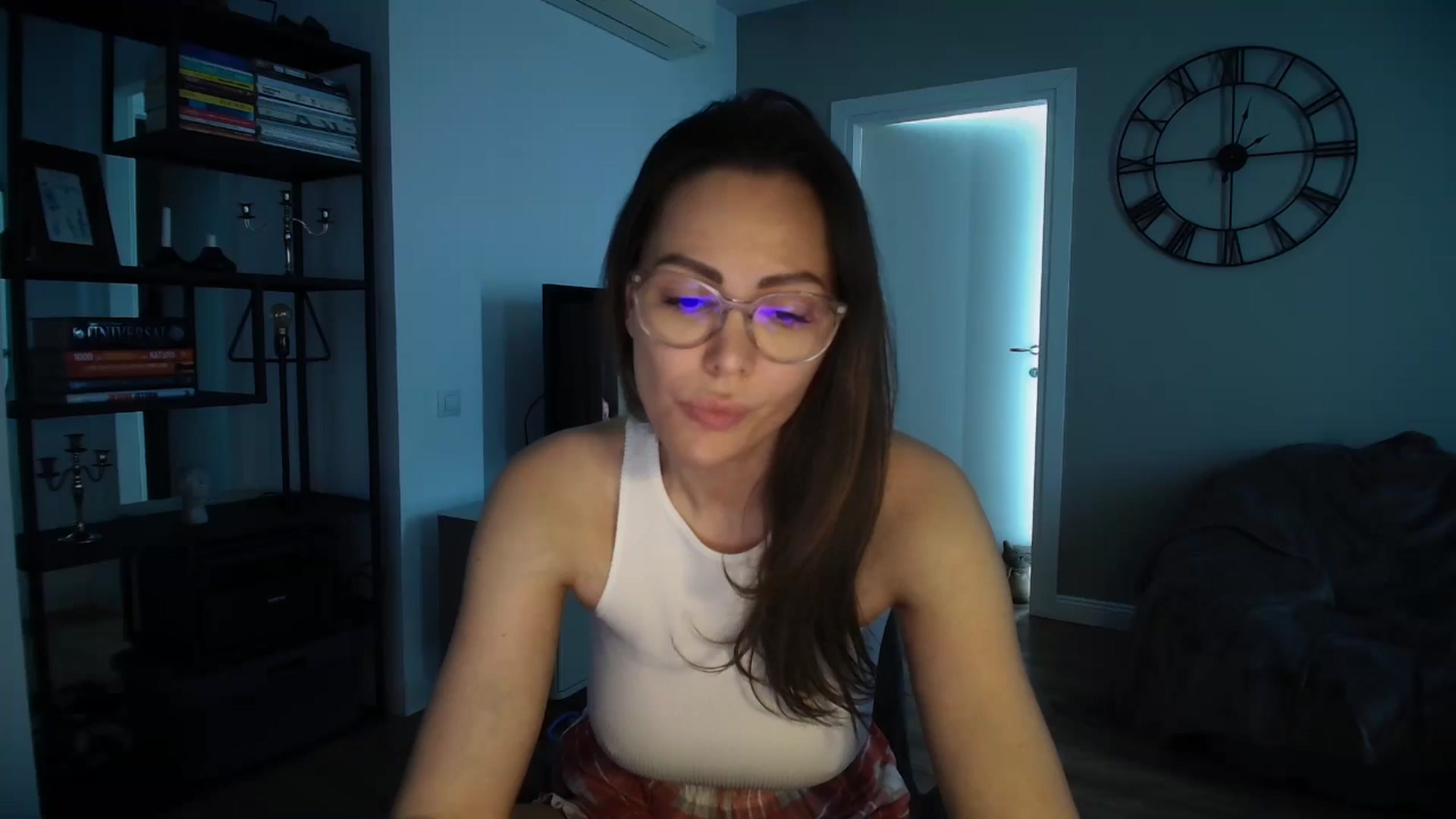 Gallery image thumbnail from CyberLuv's myfreecams stream on, 05/14/2024, 11:13 image 13 of 20