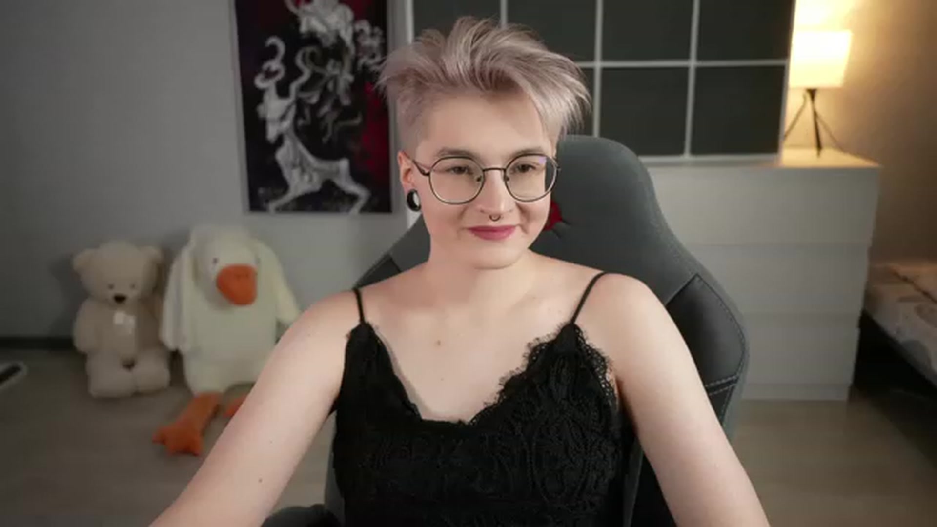 Gallery image thumbnail from CyberSamuri's myfreecams stream on, 12/07/2022, 20:07 image 6 of 20