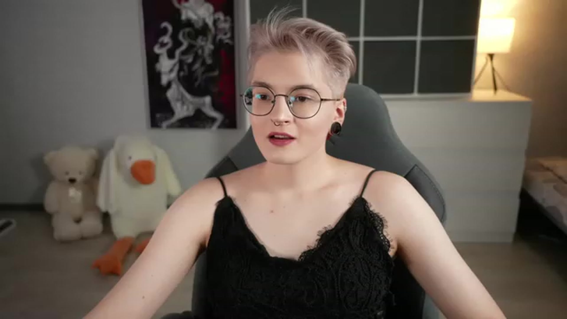 Gallery image thumbnail from CyberSamuri's myfreecams stream on, 12/07/2022, 20:07 image 12 of 20