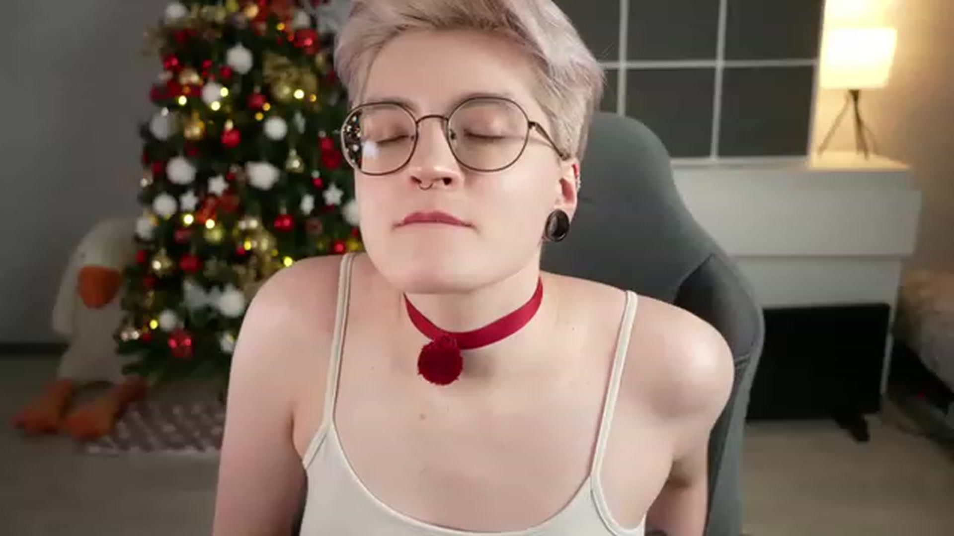Gallery image thumbnail from CyberSamuri's myfreecams stream on, 12/25/2022, 03:07 image 19 of 20