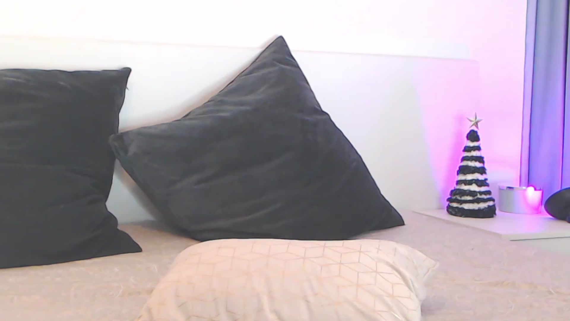 Gallery image thumbnail from Cyber_Geisha's myfreecams stream on, 01/02/2023, 01:56 image 13 of 20