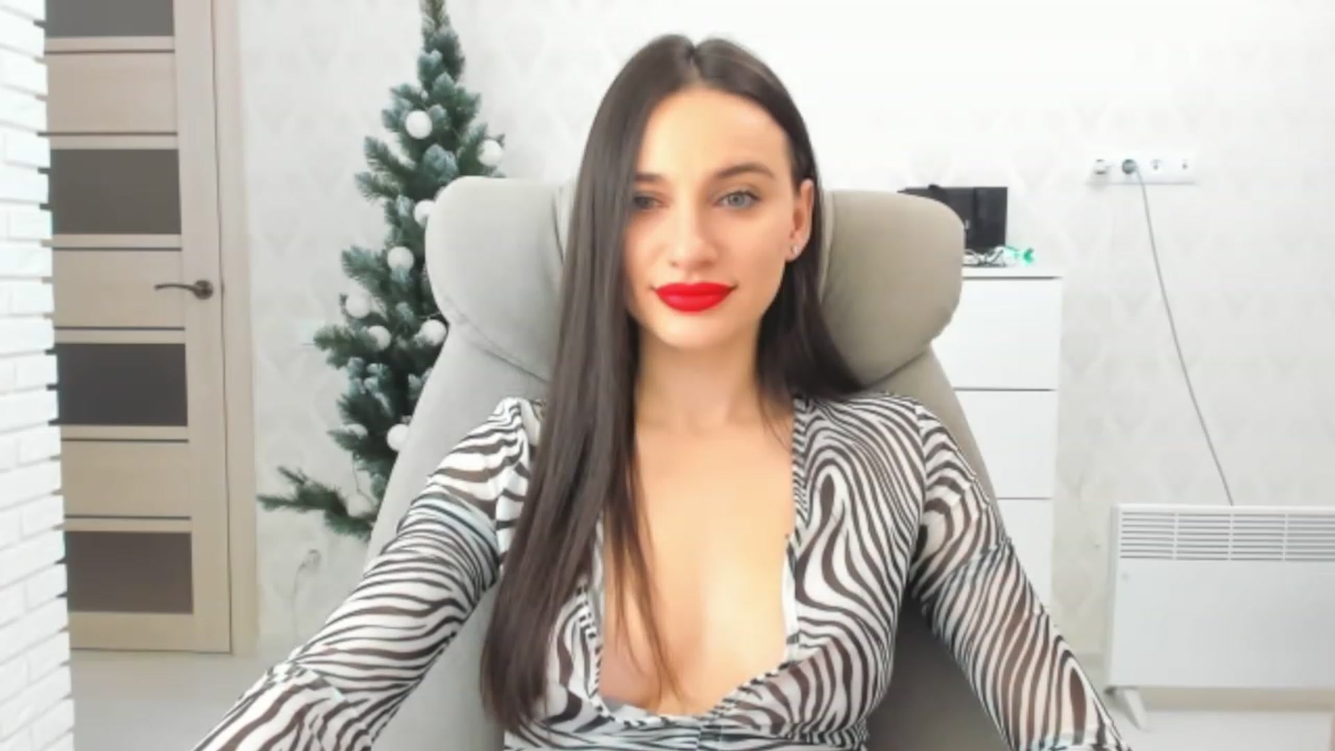 Gallery image thumbnail from Cyber_Geisha's myfreecams stream on, 12/25/2023, 19:28 image 8 of 20
