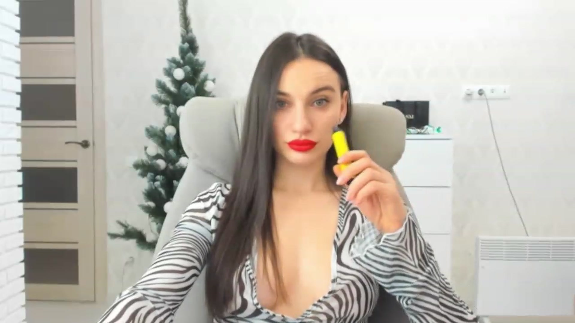Gallery image thumbnail from Cyber_Geisha's myfreecams stream on, 12/25/2023, 19:28 image 6 of 20