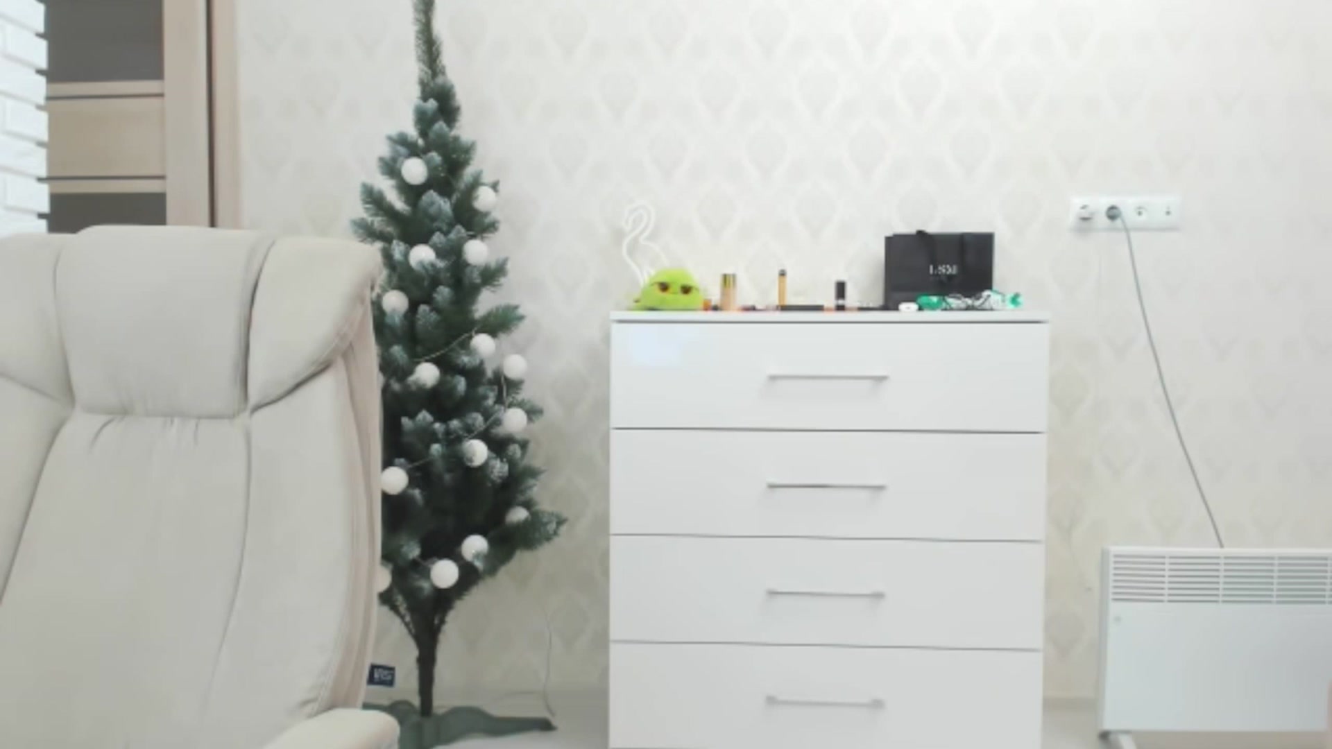 Gallery image thumbnail from Cyber_Geisha's myfreecams stream on, 12/25/2023, 19:28 image 3 of 20