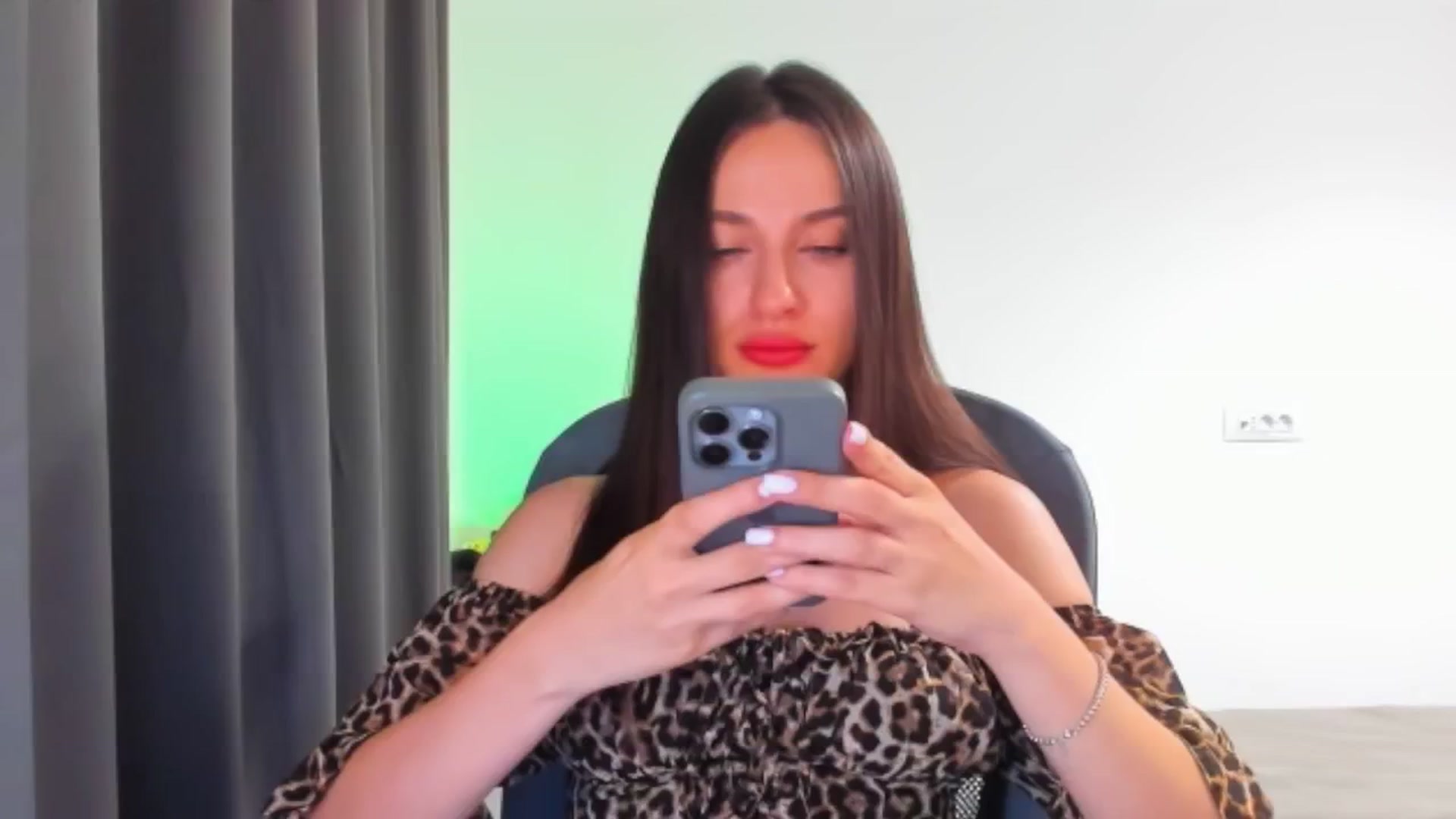 Gallery image thumbnail from Cyber_Geisha's myfreecams stream on, 07/24/2024, 19:19 image 12 of 20