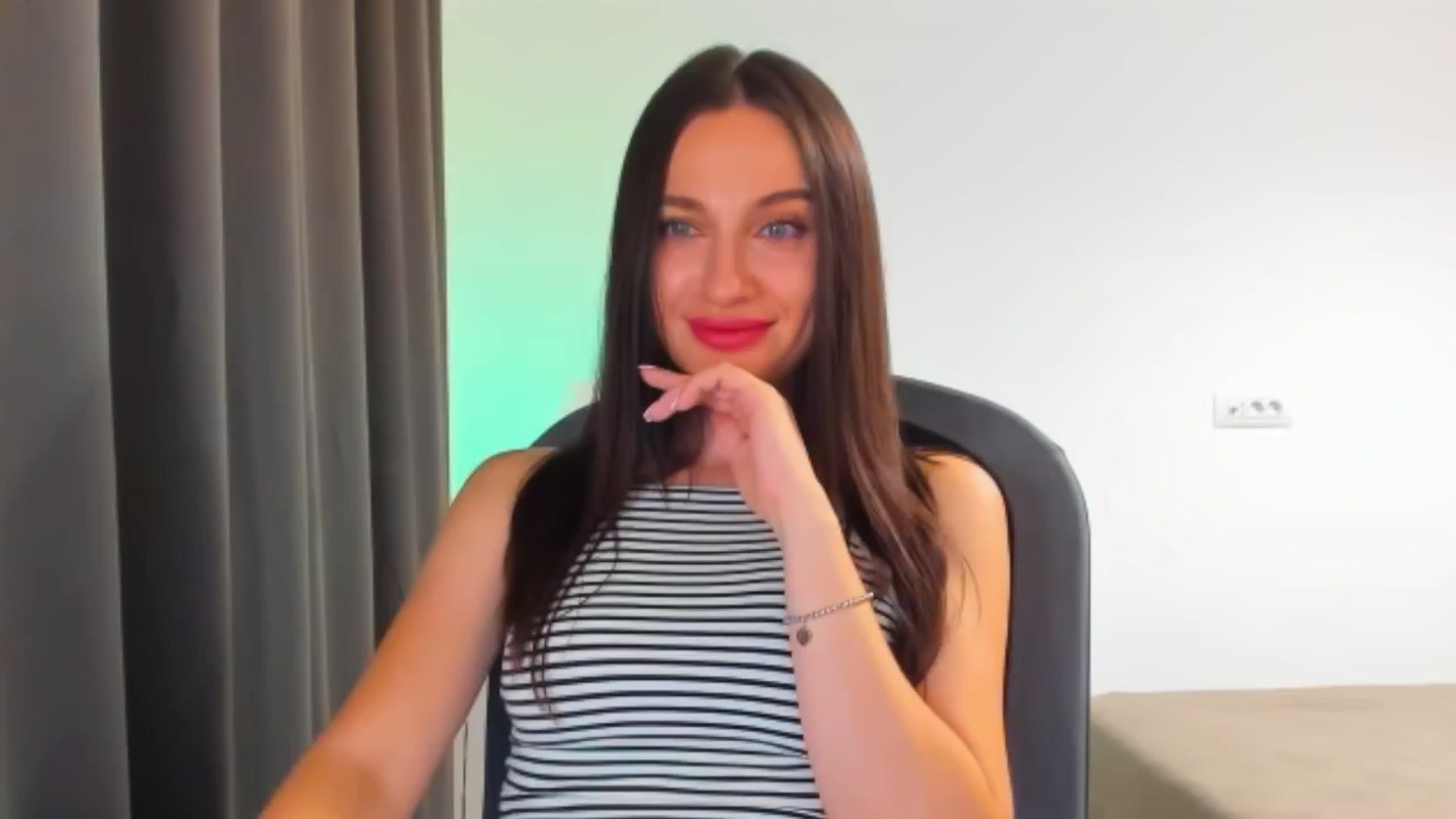 Gallery image thumbnail from Cyber_Geisha's myfreecams stream on, 07/26/2024, 21:08 image 18 of 20