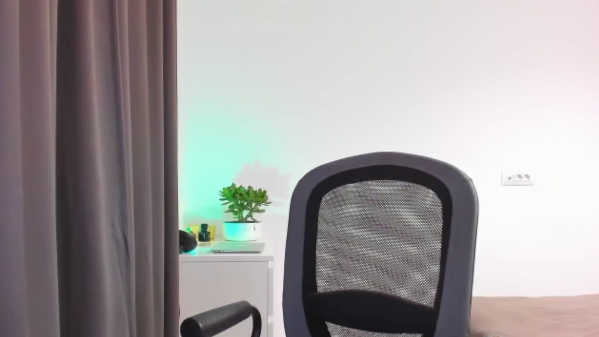 Gallery image thumbnail from Cyber_Geisha's myfreecams stream on, 08/01/2024, 19:58 image 17 of 20