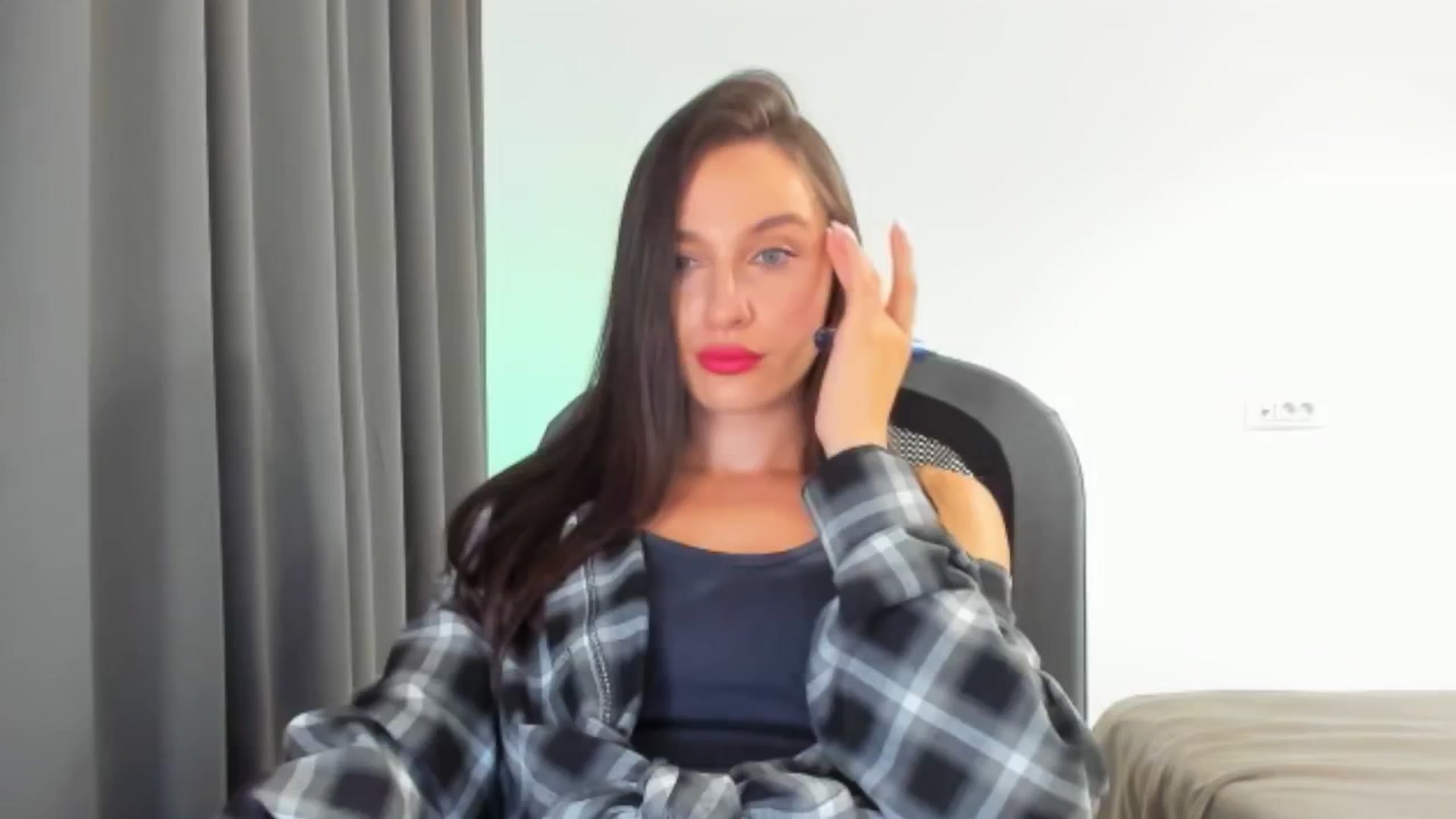 Gallery image thumbnail from Cyber_Geisha's myfreecams stream on, 08/13/2024, 21:05 image 17 of 20