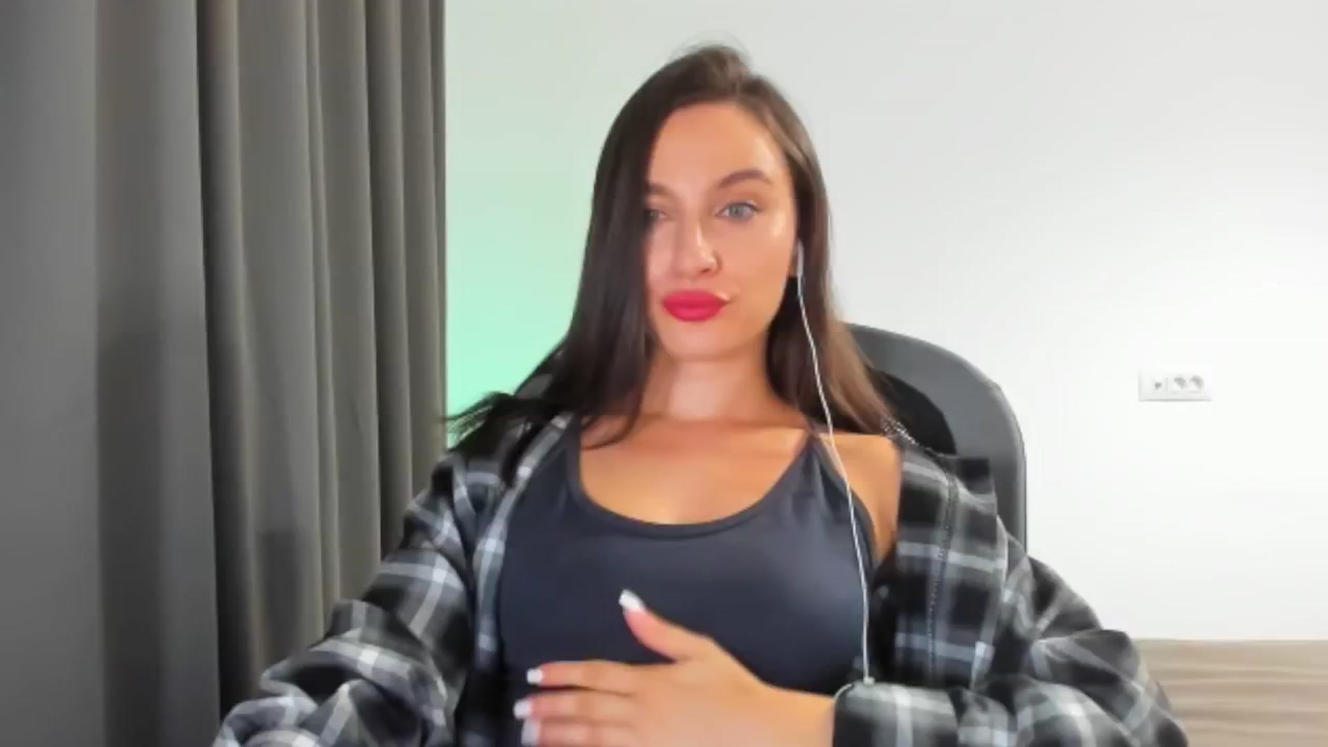 Gallery image thumbnail from Cyber_Geisha's myfreecams stream on, 08/13/2024, 21:05 image 4 of 20