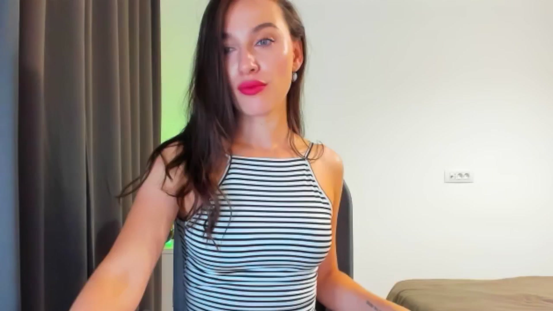 Gallery image thumbnail from Cyber_Geisha's myfreecams stream on, 08/16/2024, 20:03 image 11 of 20